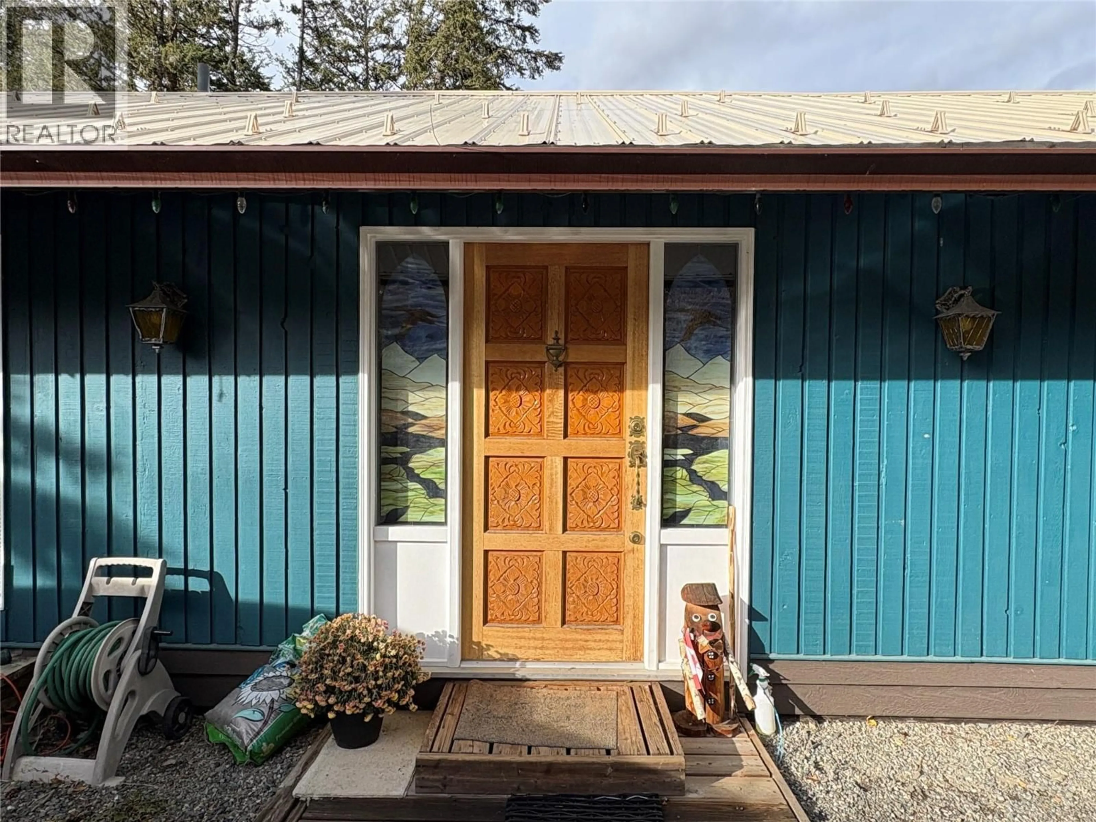 Indoor entryway for 11805 FOUNTAIN VALLEY ROAD, Lillooet British Columbia V0K1V0