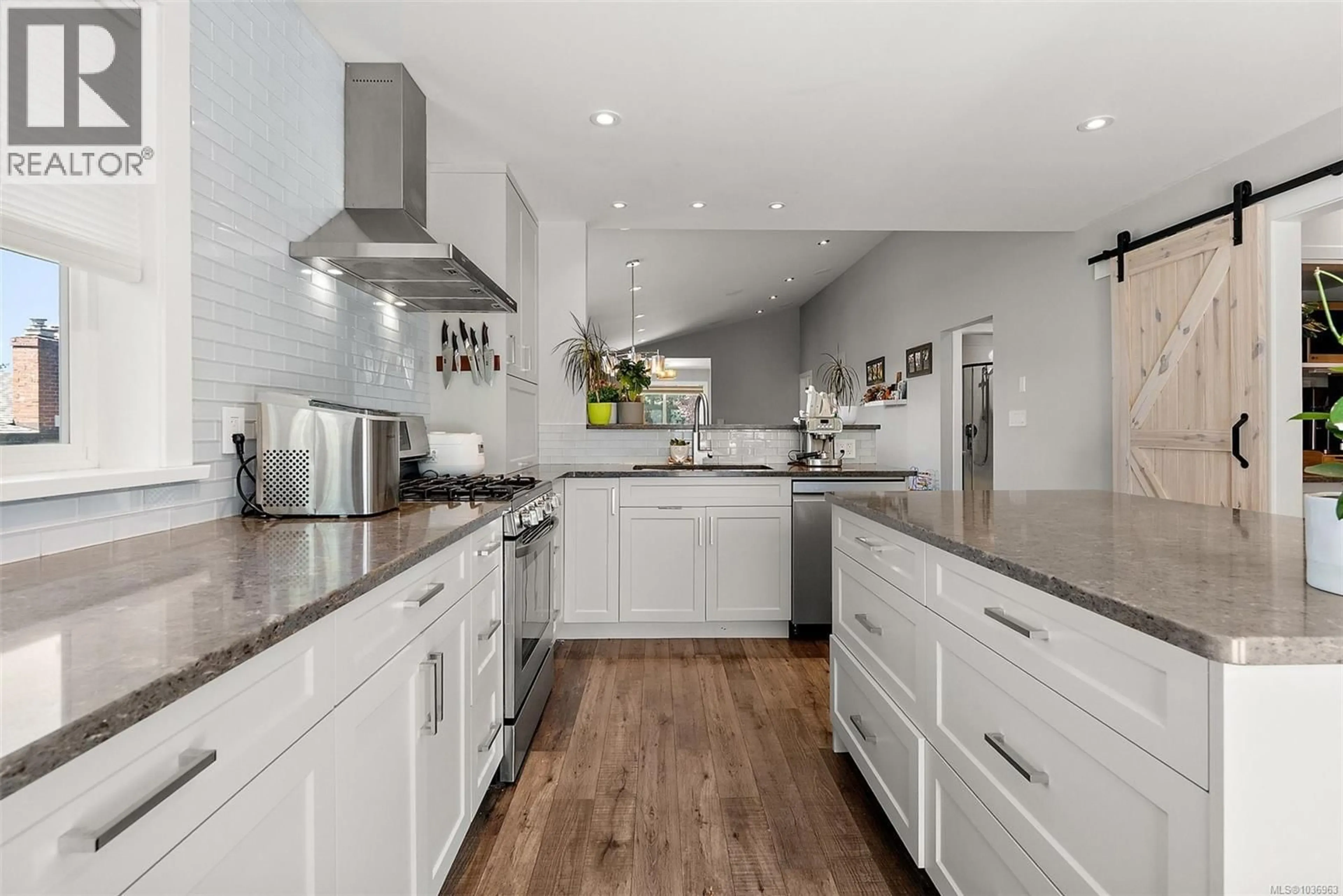Contemporary kitchen, unknown for 2855 INEZ DRIVE, Saanich British Columbia V9A2J2