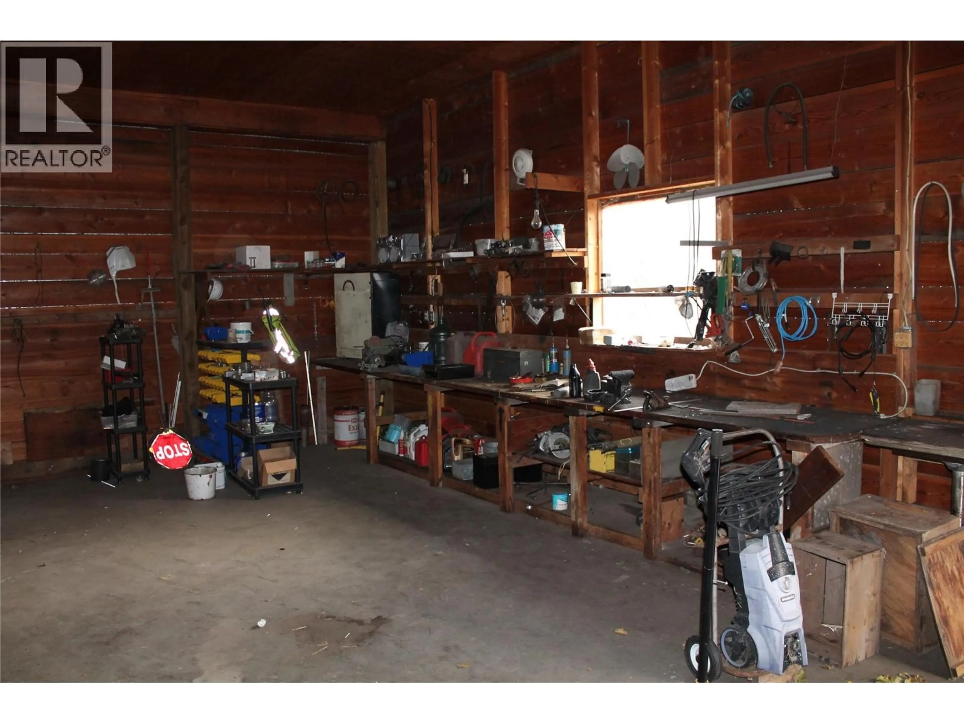 Indoor garage for 4201 97A HIGHWAY, Spallumcheen British Columbia V4Y0S4