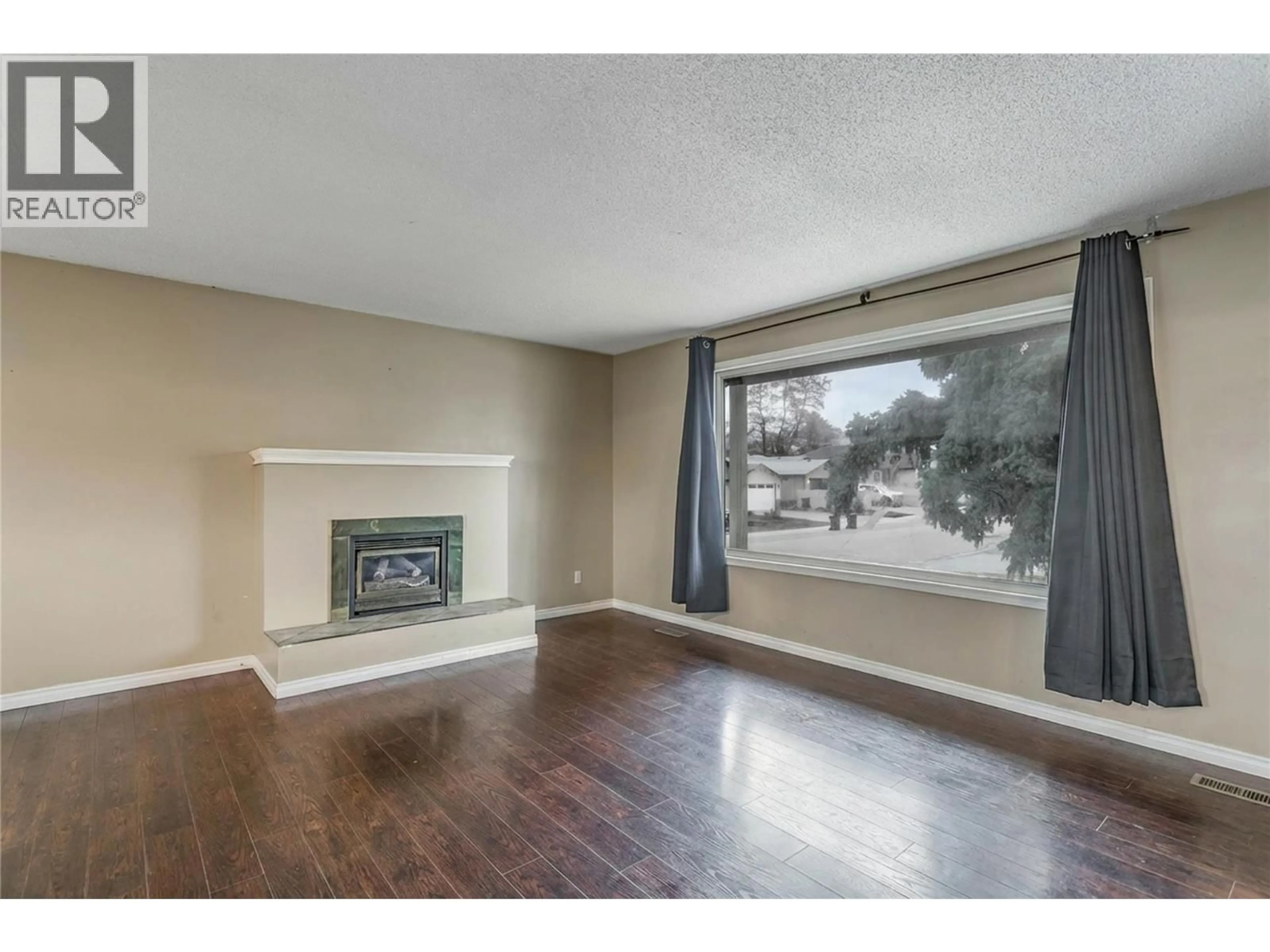 A pic of a room for 758 JOSSELYN COURT, Kelowna British Columbia V1X6A4