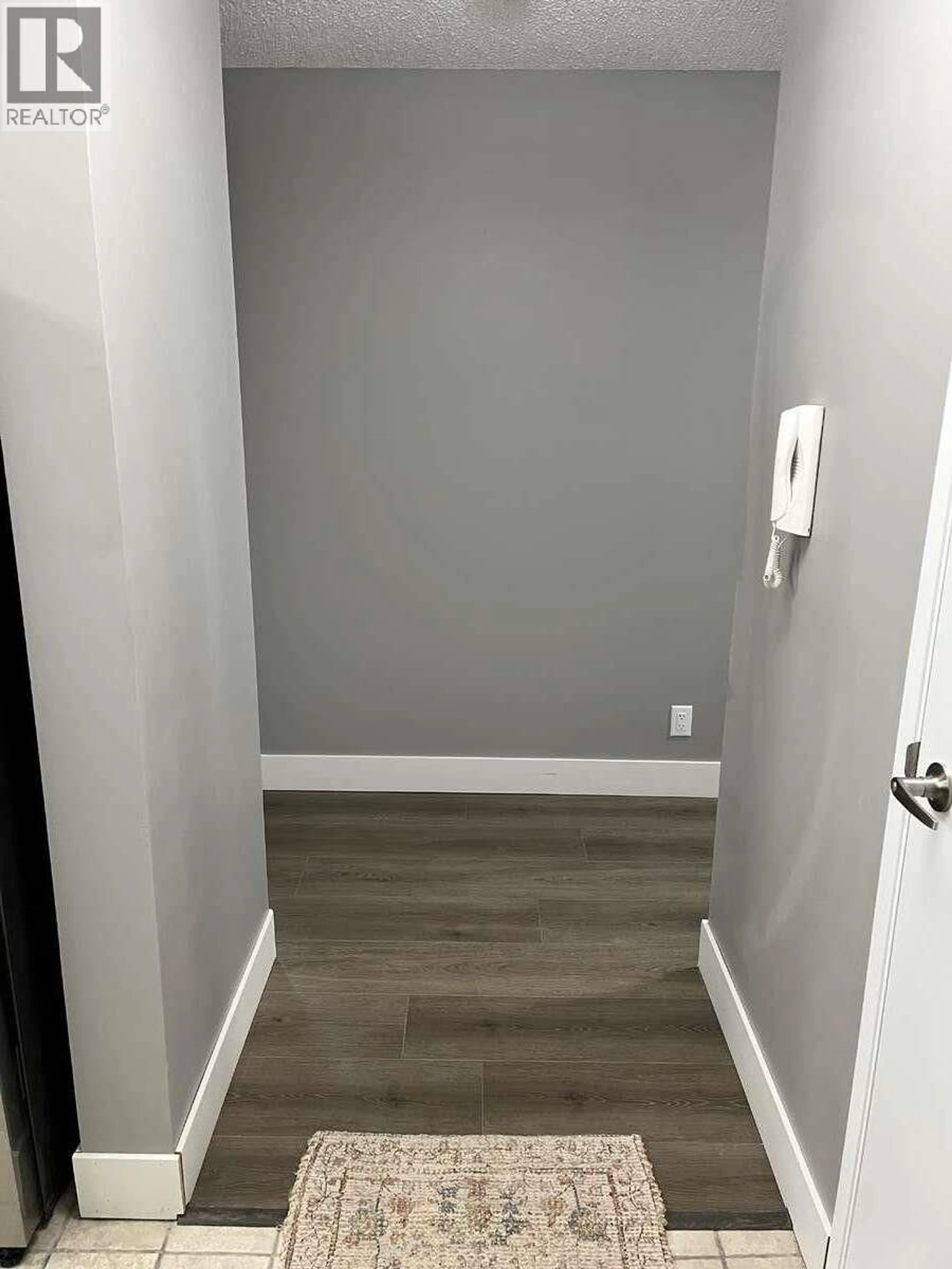 A pic of a room for 304 - 110 SKAHA PLACE, Penticton British Columbia V2A7L1