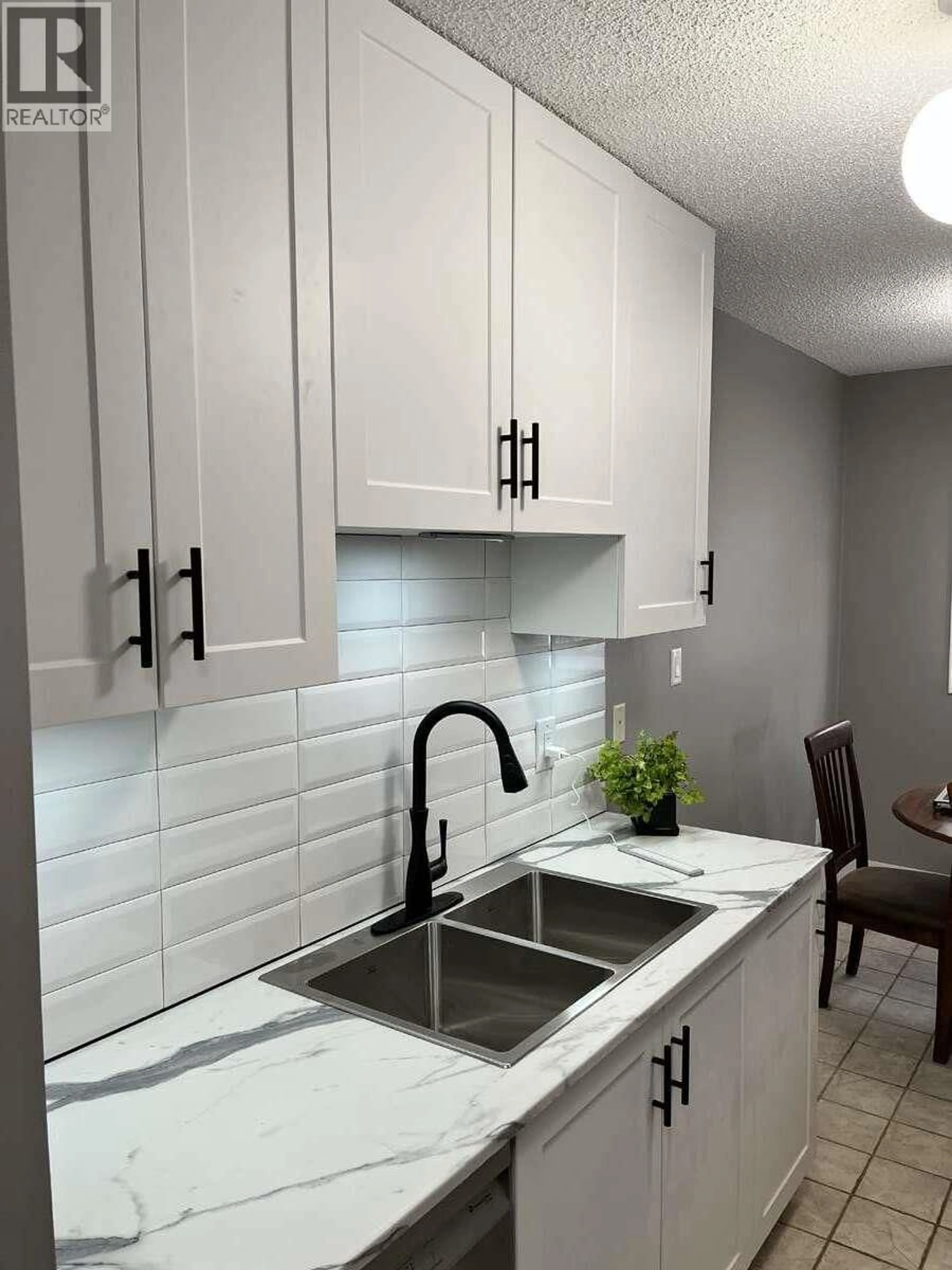 Unknown for 304 - 110 SKAHA PLACE, Penticton British Columbia V2A7L1