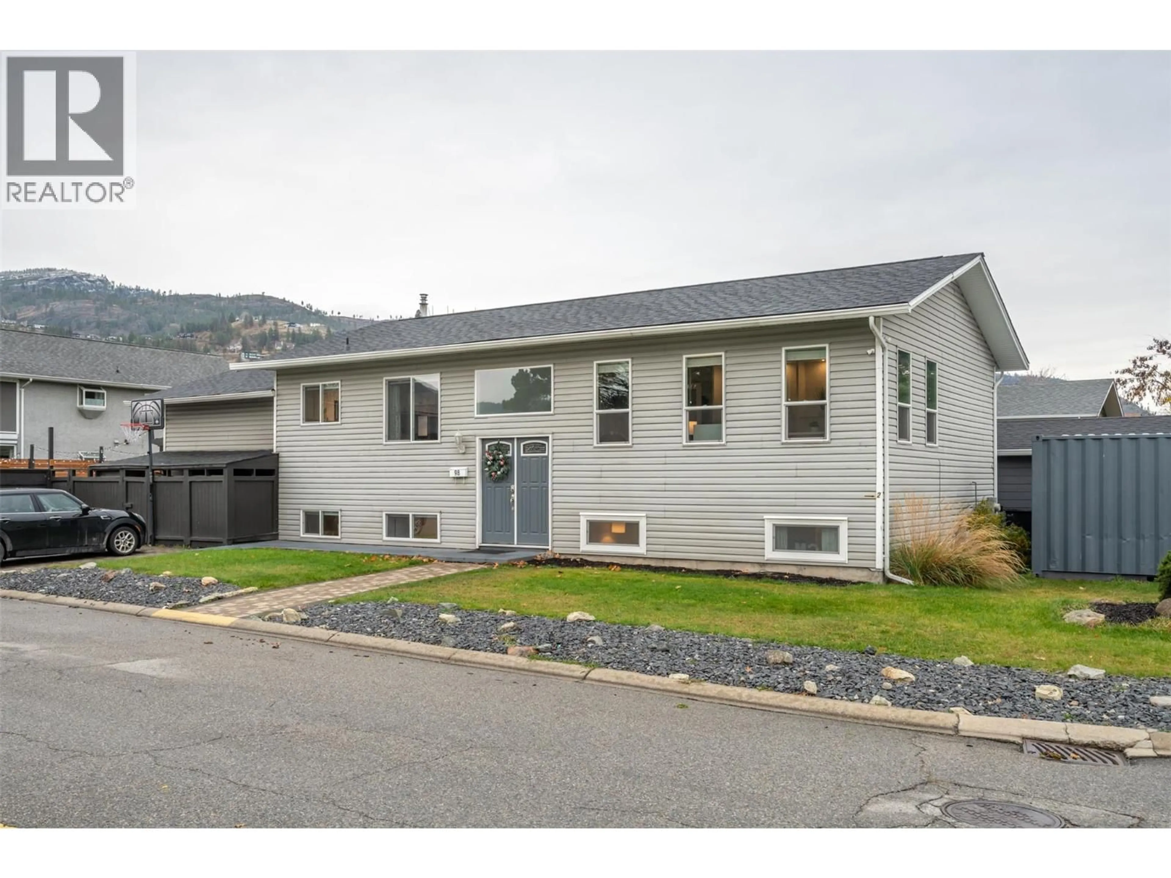 Home with vinyl exterior material, mountain view for 98 DAUPHIN AVENUE, Penticton British Columbia V2A6V8