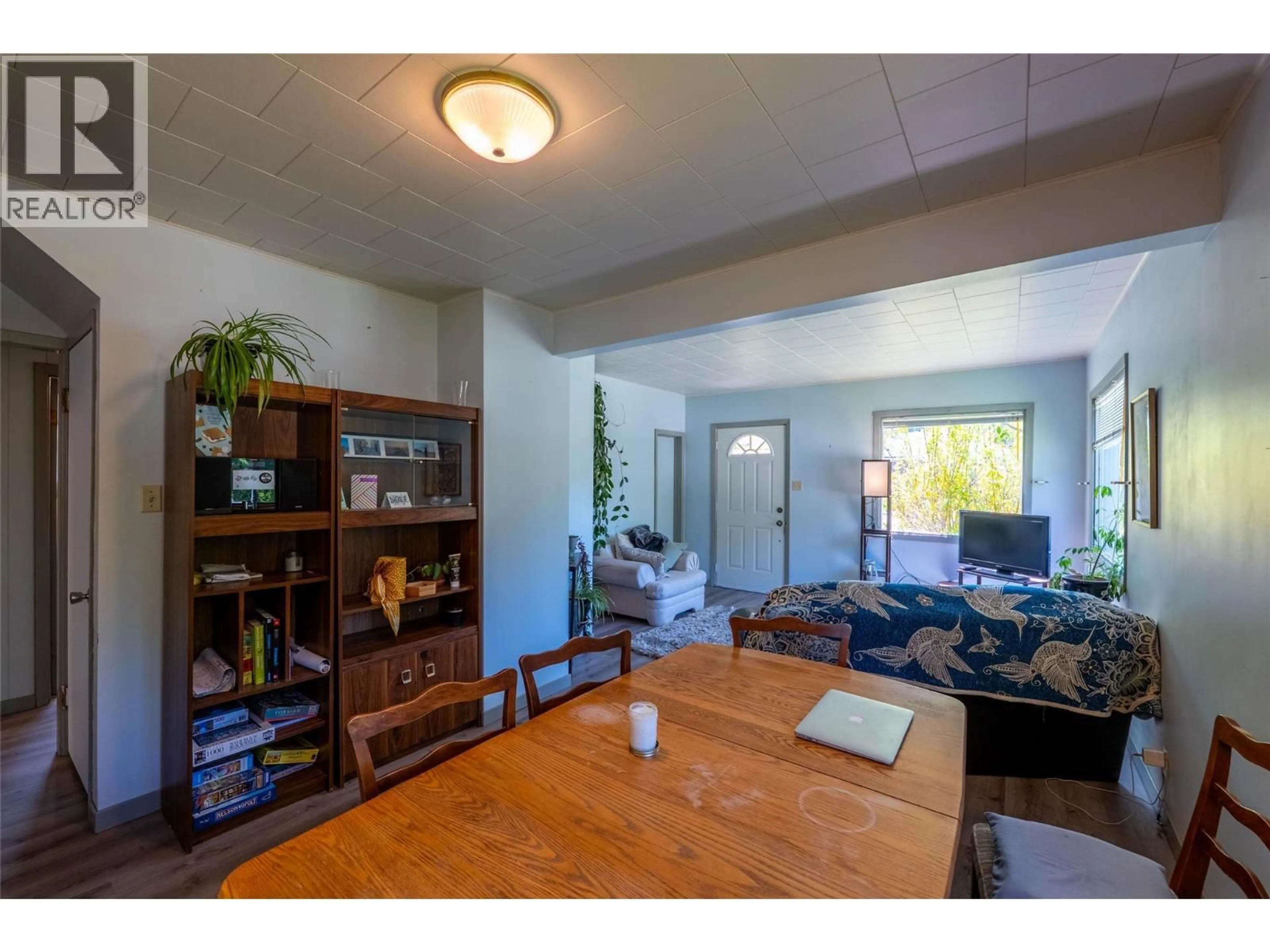 Living room with furniture, unknown for 809 DAVIES STREET, Nelson British Columbia V1L3T6