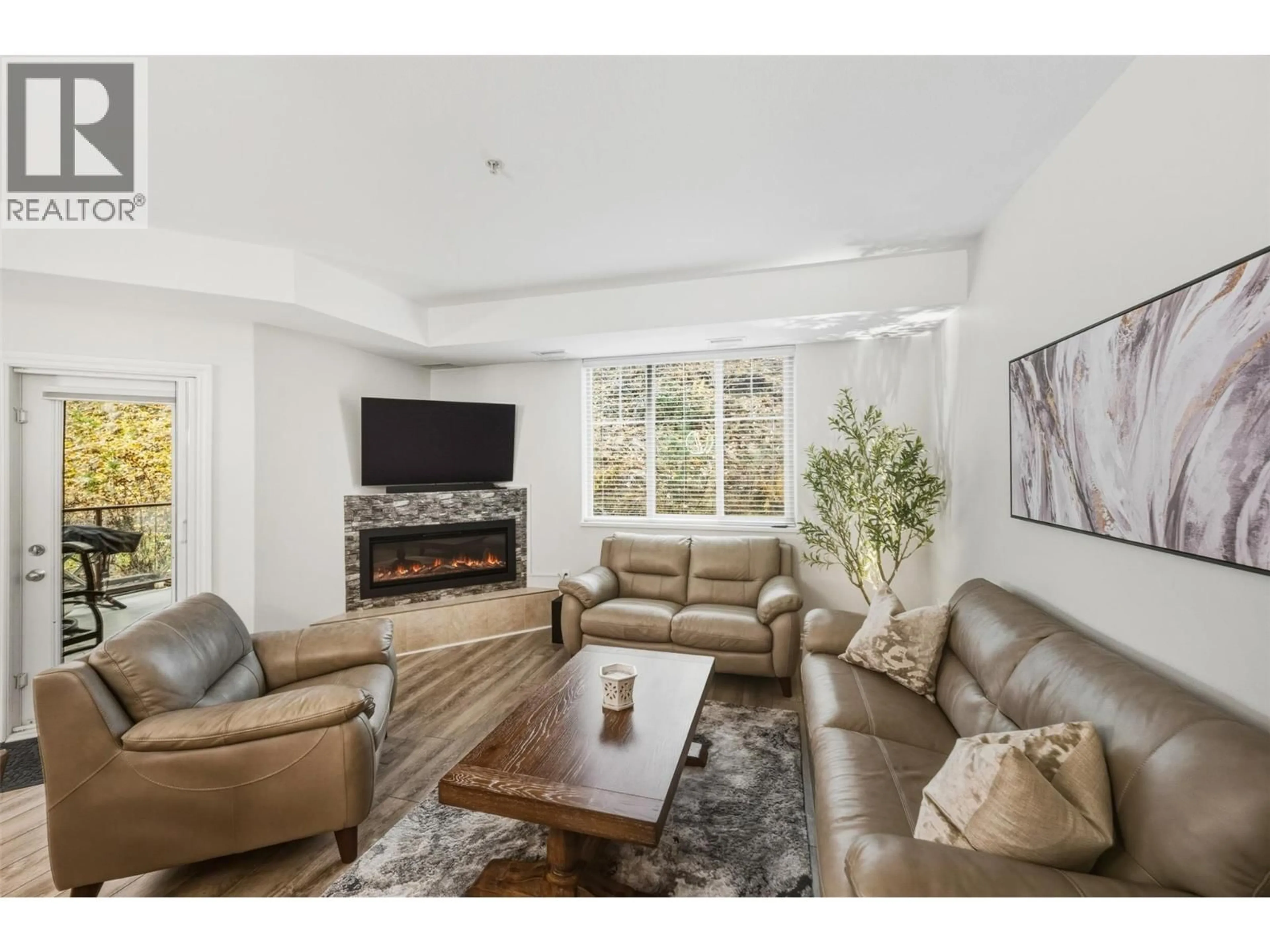 Living room with furniture, unknown for 102B - 921 SPILLWAY ROAD, Oliver British Columbia V0H1T8