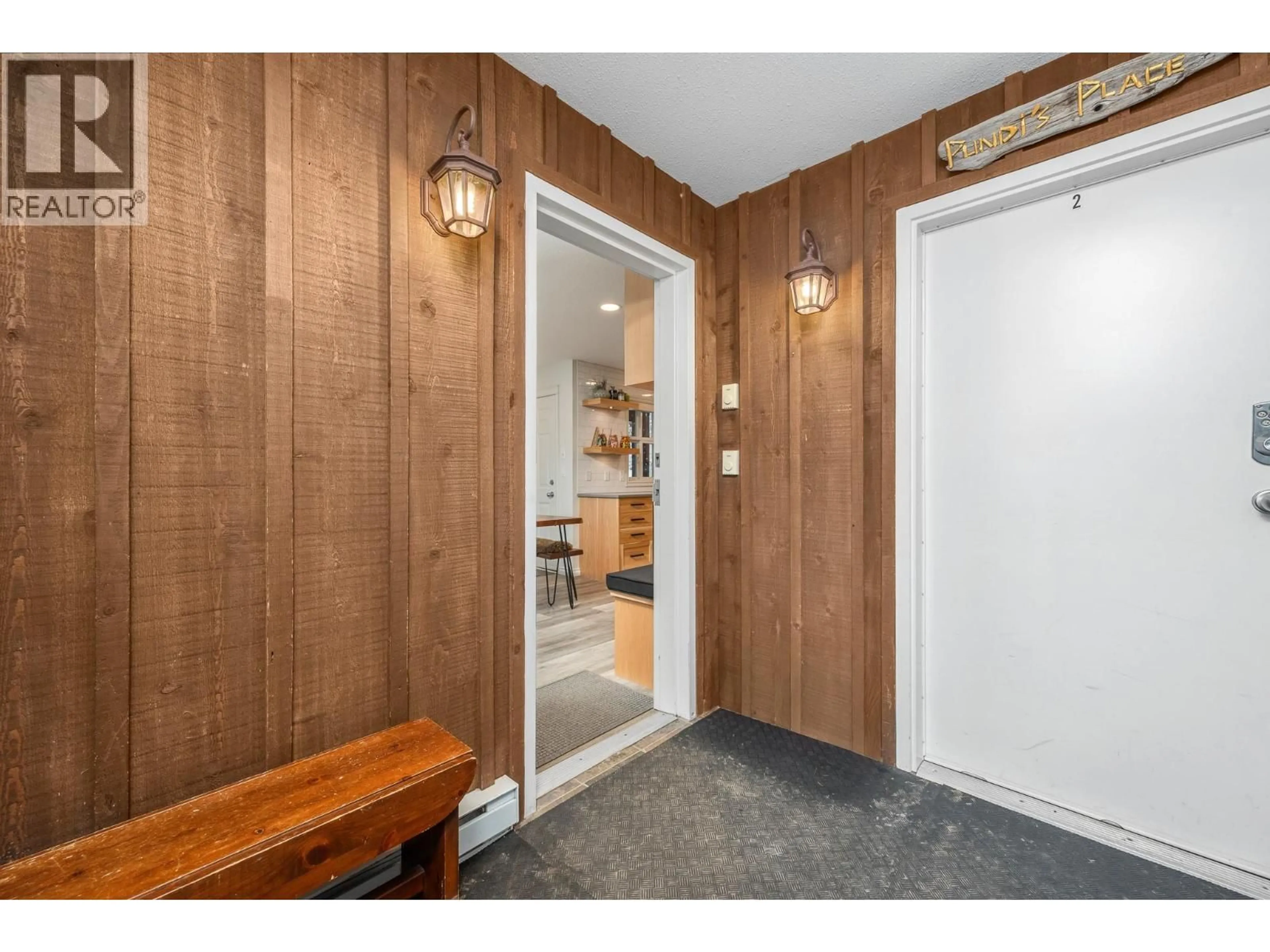 Indoor entryway for 1 - 495 MONASHEE ROAD, Silver Star British Columbia V1B3M1