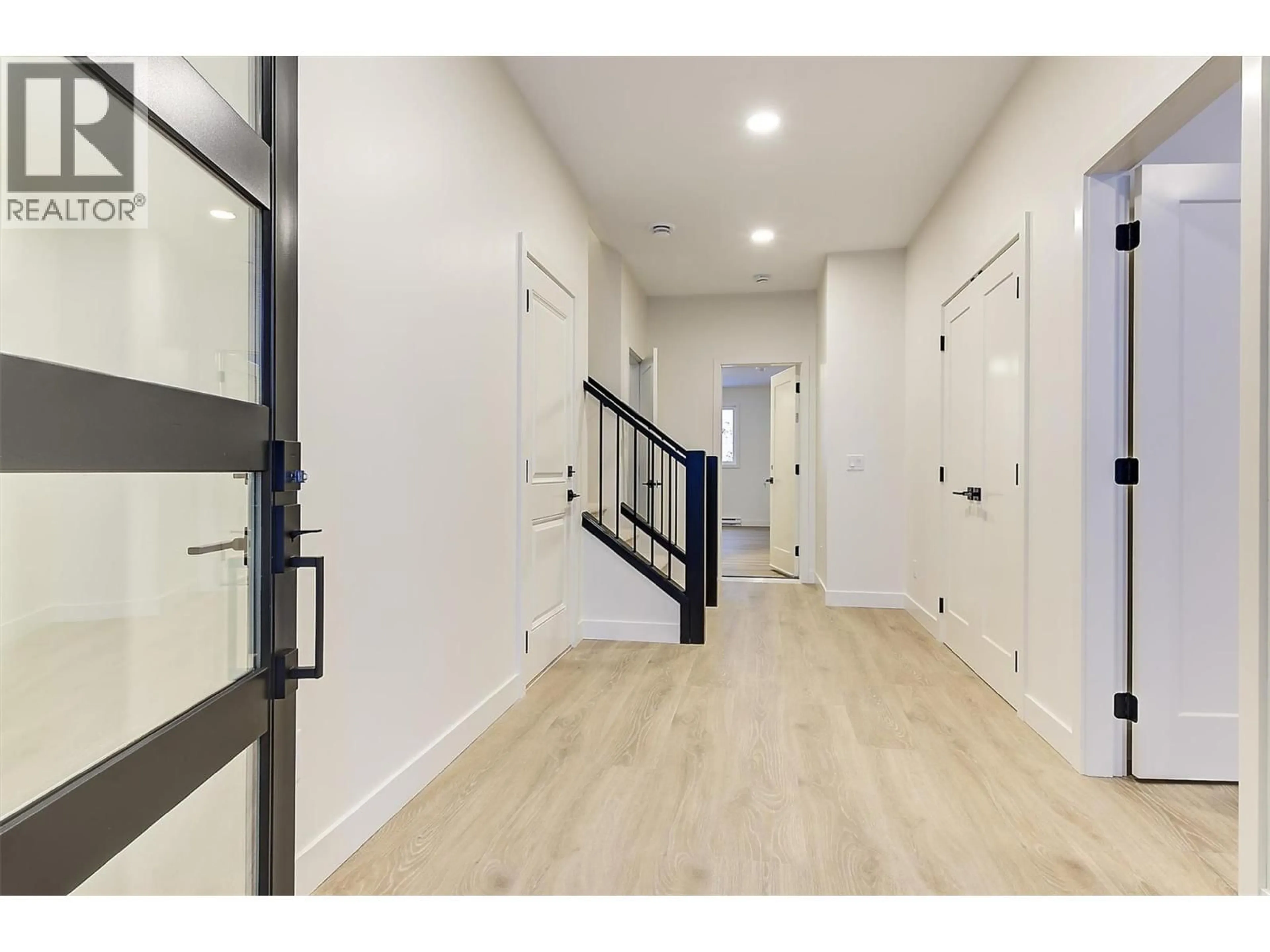 Indoor entryway for 2115 MONTENEGRO DRIVE, Kelowna British Columbia V1P0B2