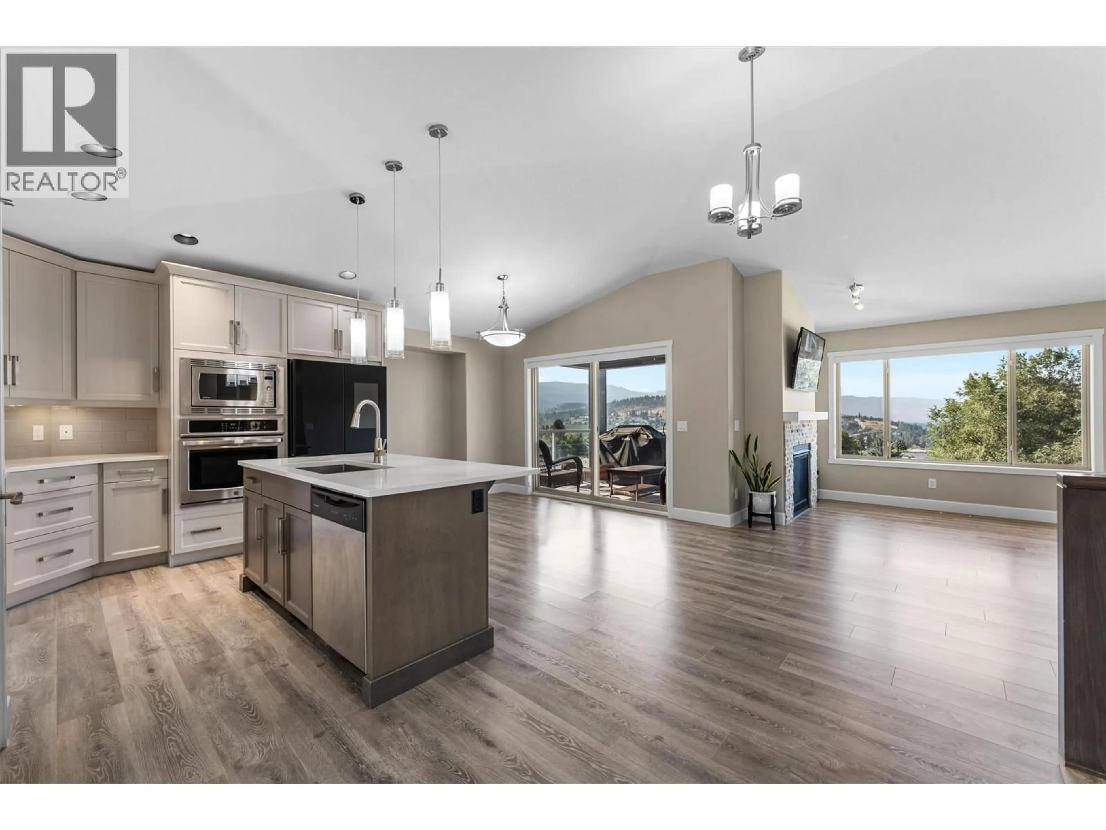 Open concept kitchen, unknown for 5 - 1342 SHAUNNA ROAD, Kelowna British Columbia V1P1P8