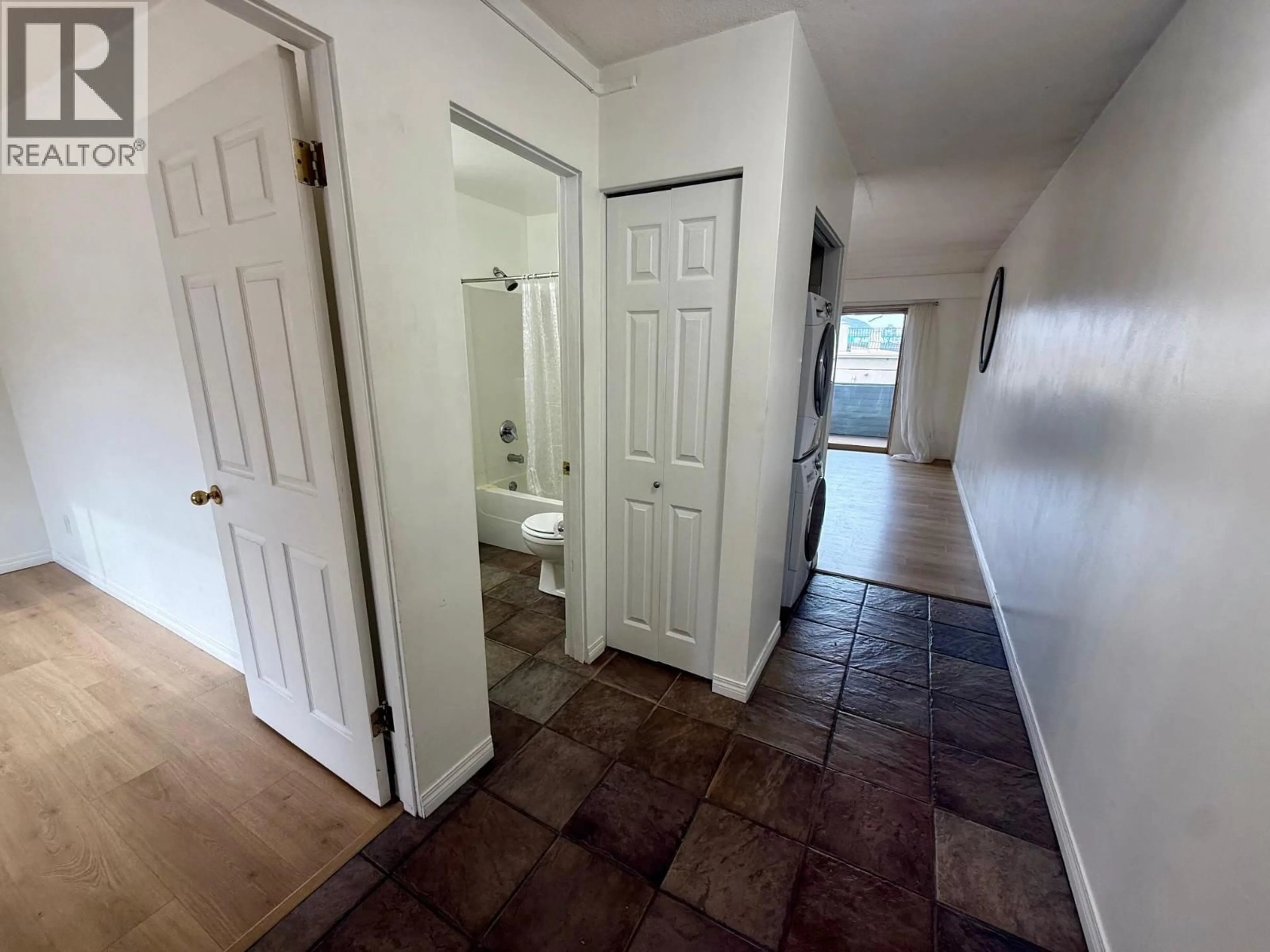 A pic of a room for 303 - 1761 PANDOSY STREET, Kelowna British Columbia V1Y1R2