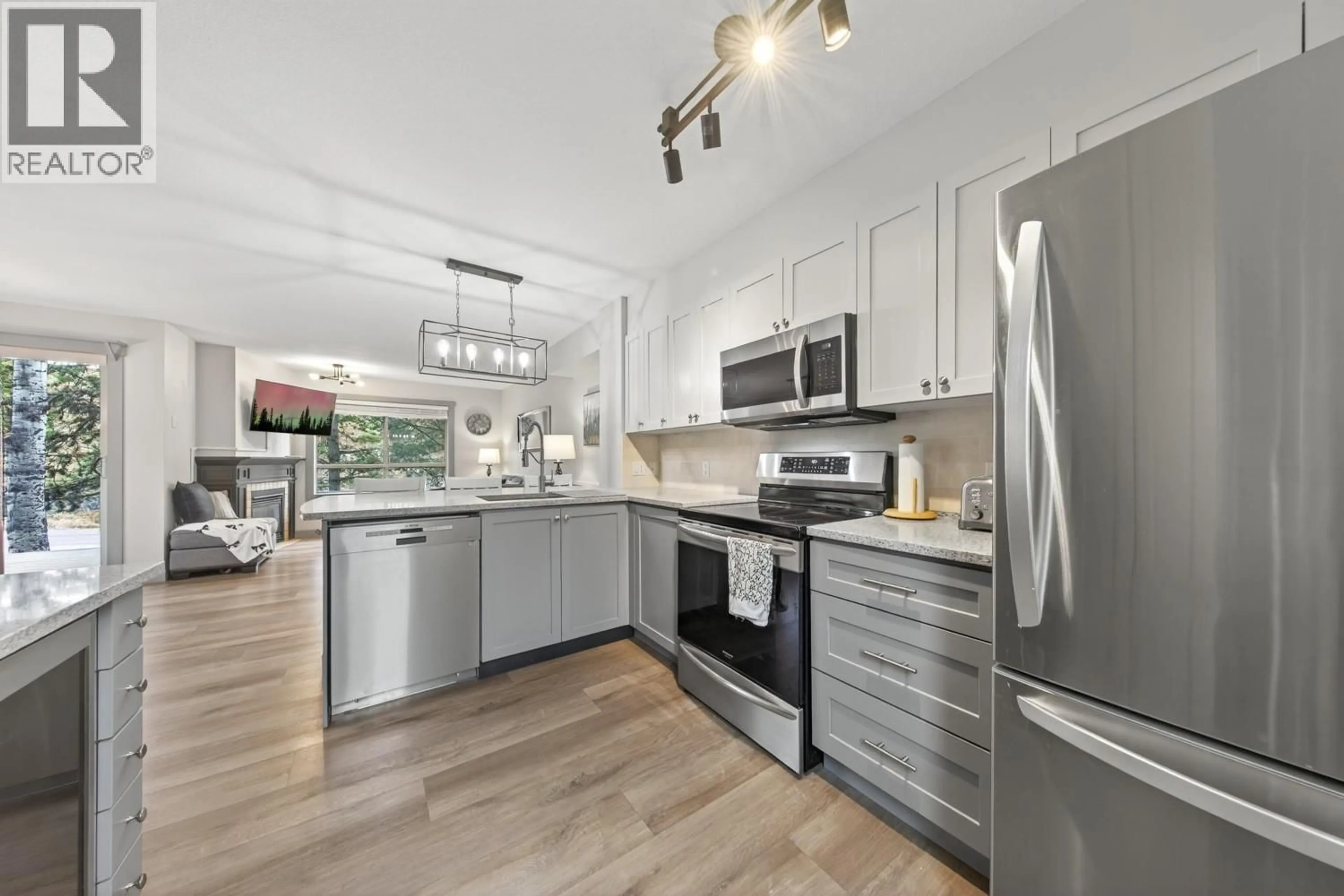 Open concept kitchen, unknown for 3 - 2025 GREYWOLF DRIVE, Panorama British Columbia V0A1T0