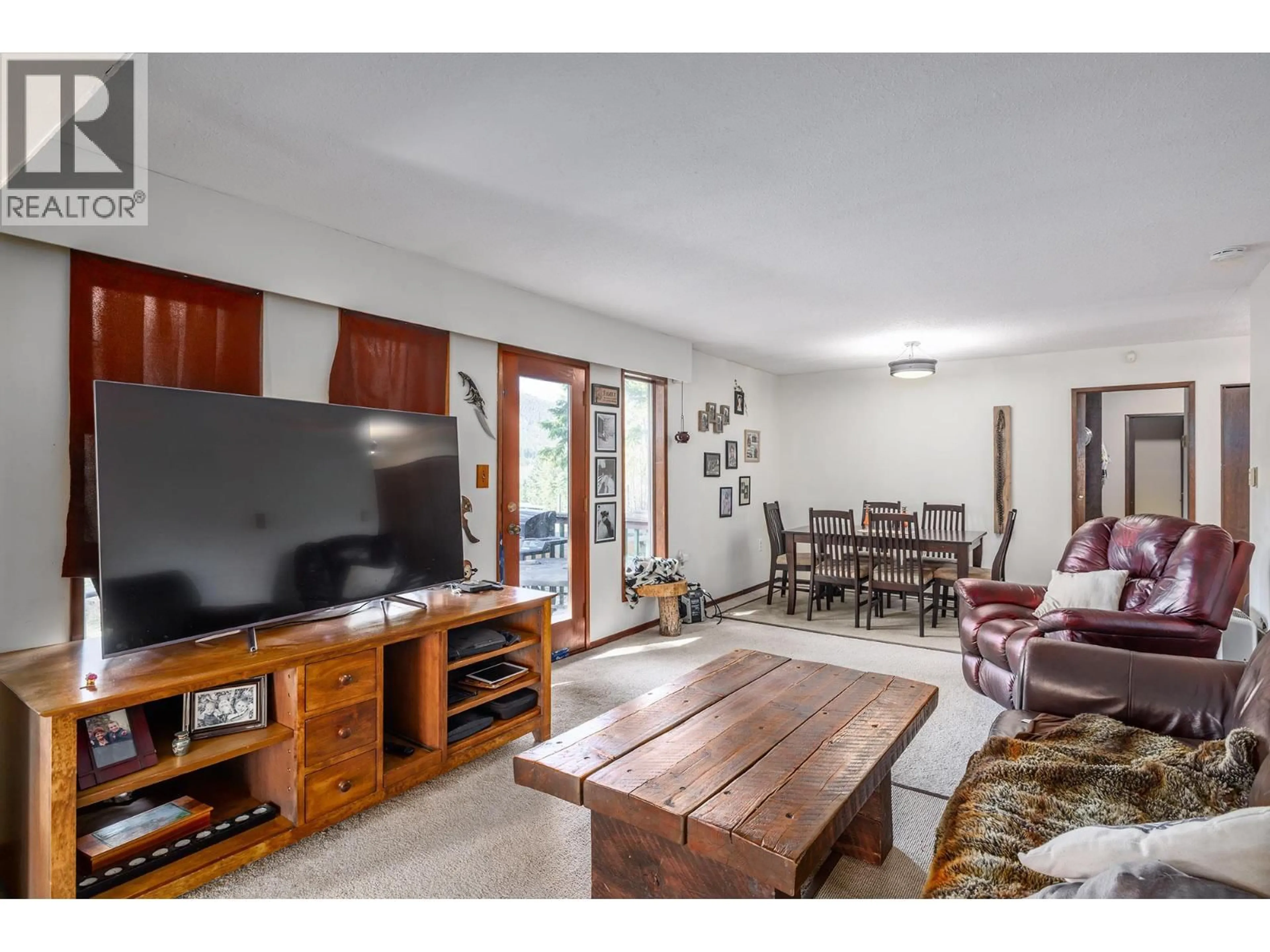 Living room with furniture, unknown for 10623 HIGHWAY 33 EAST HIGHWAY, Kelowna British Columbia V1Y1J9