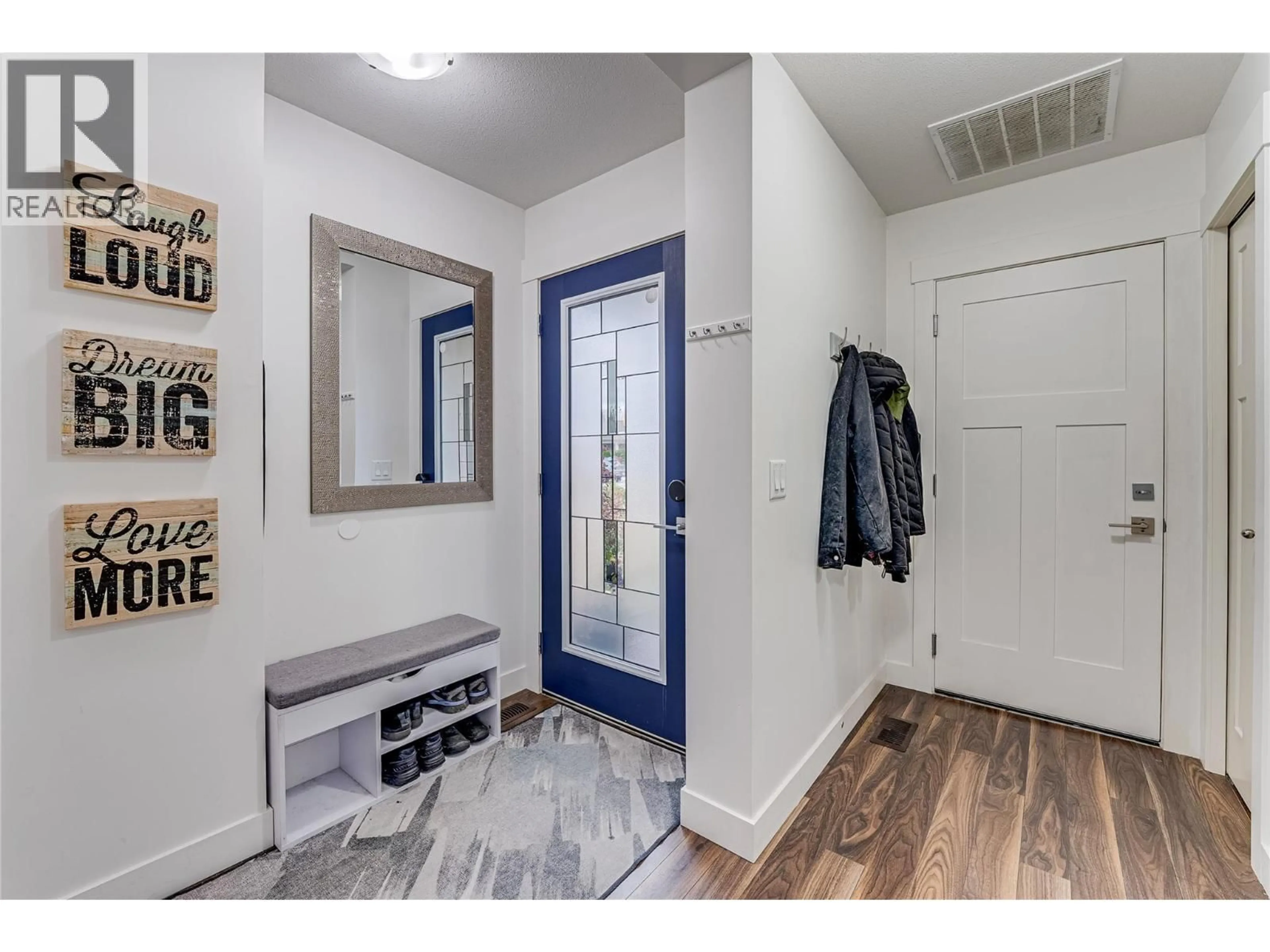 Indoor entryway for 77 - 2100 55 AVENUE, Vernon British Columbia V1T9Y6
