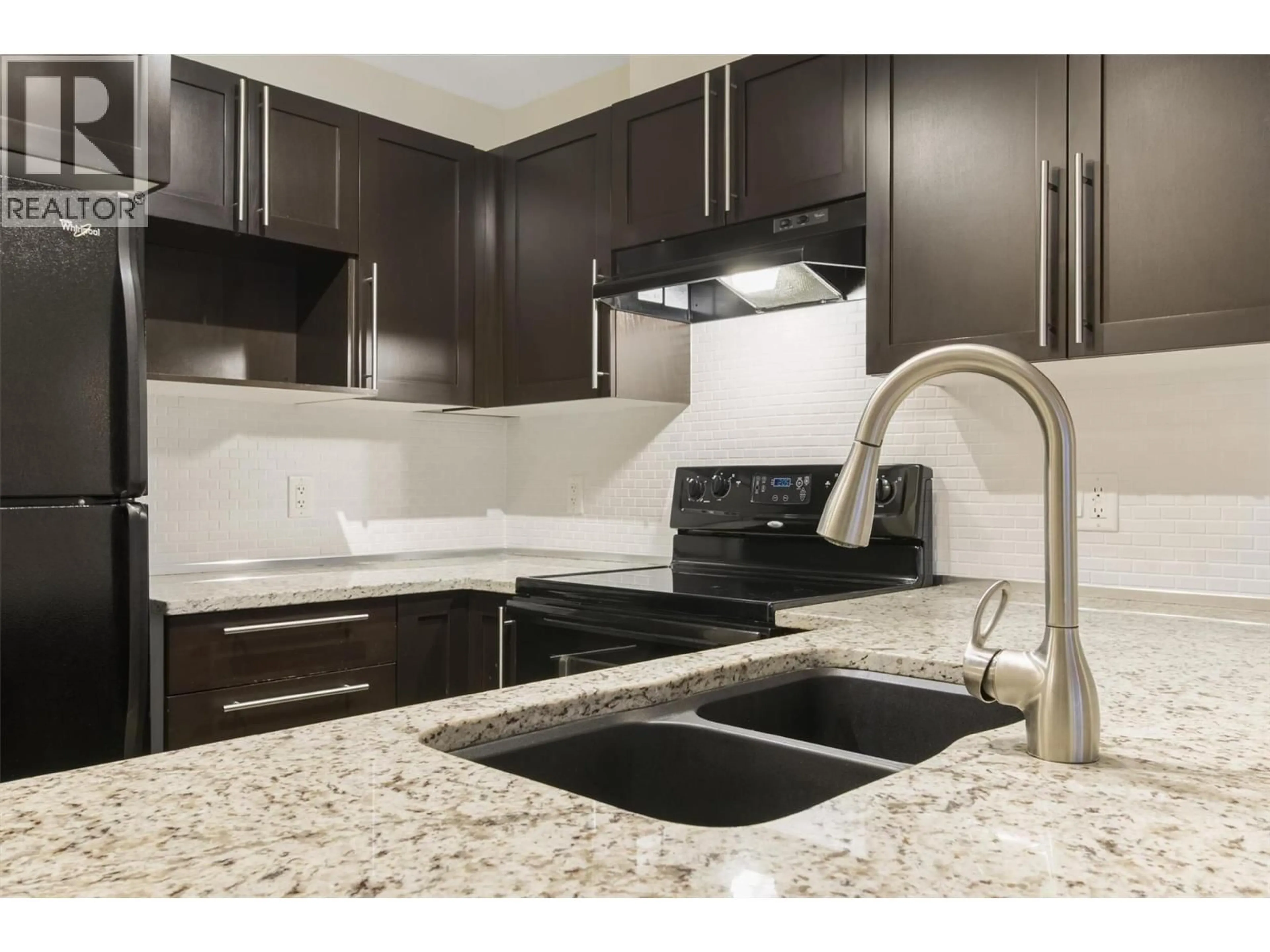 Unknown for 303 - 1083 SUNSET DRIVE, Kelowna British Columbia V1Y9Z1