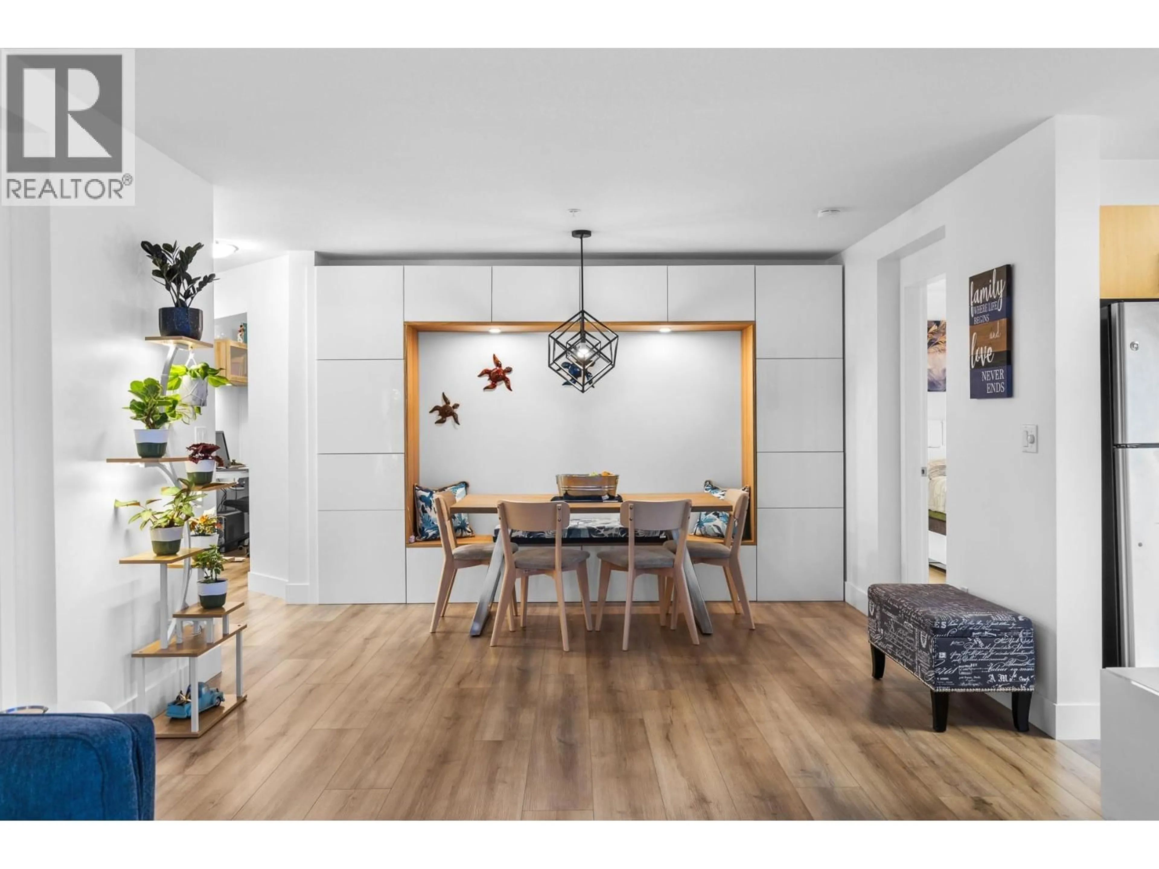 Dining room, wood/laminate floor for 115 - 555 YATES ROAD, Kelowna British Columbia V1V2V2