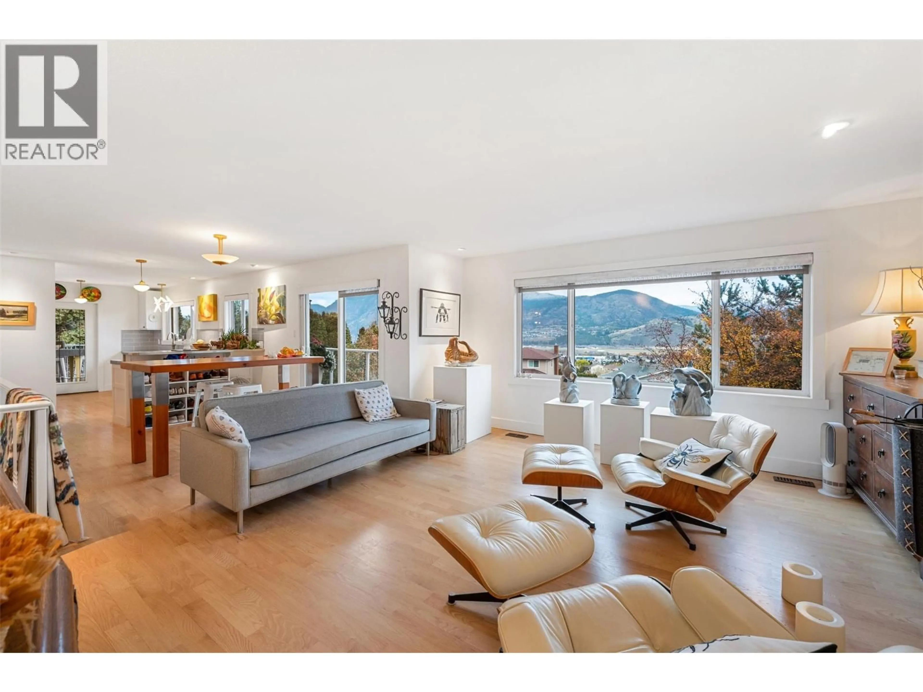 Living room with furniture, unknown for 162 DARTMOUTH PLACE, Penticton British Columbia V2A7S4