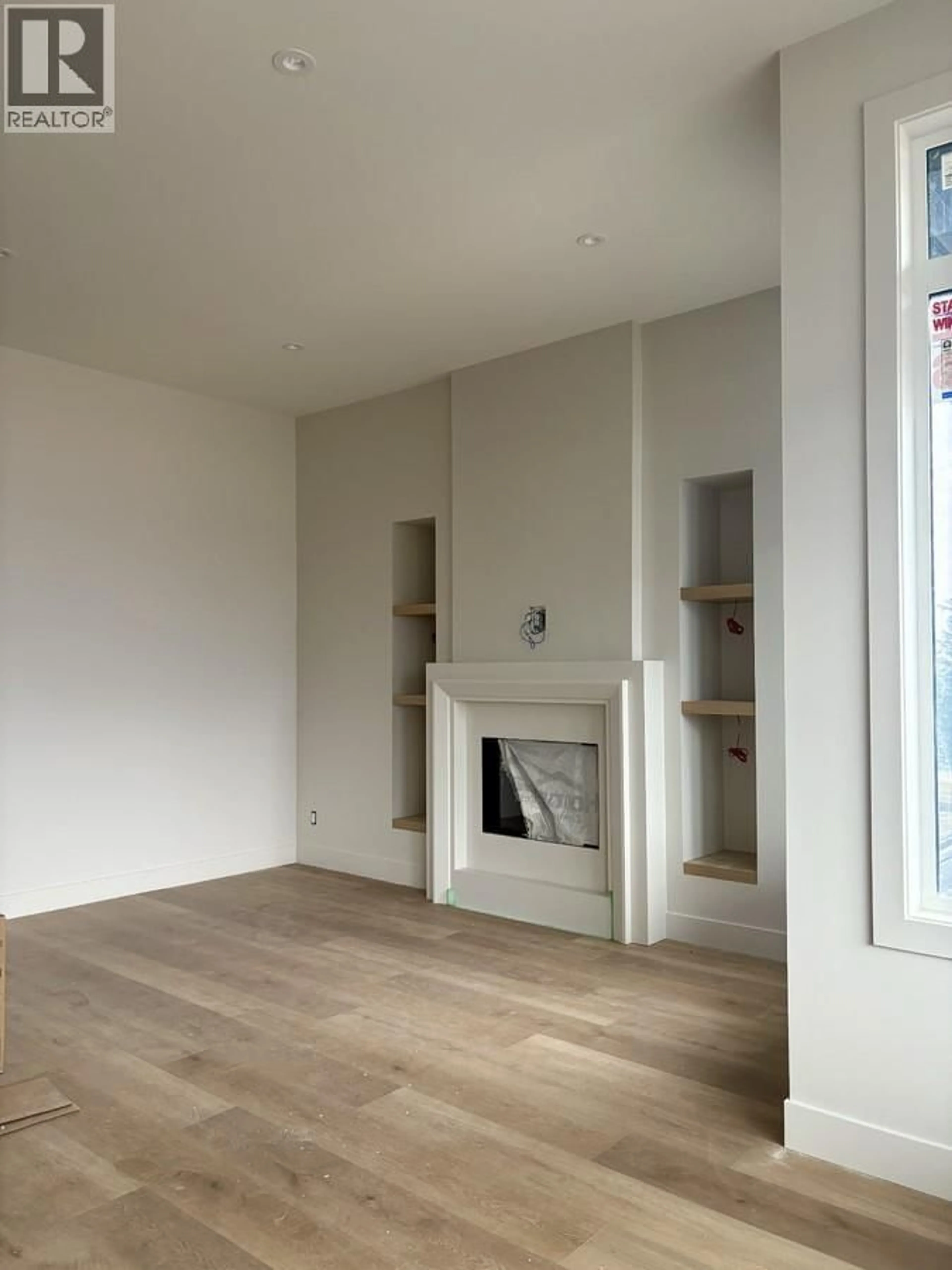 A pic of a room for 2066 CORTINA DRIVE, Kelowna British Columbia V1P0B2