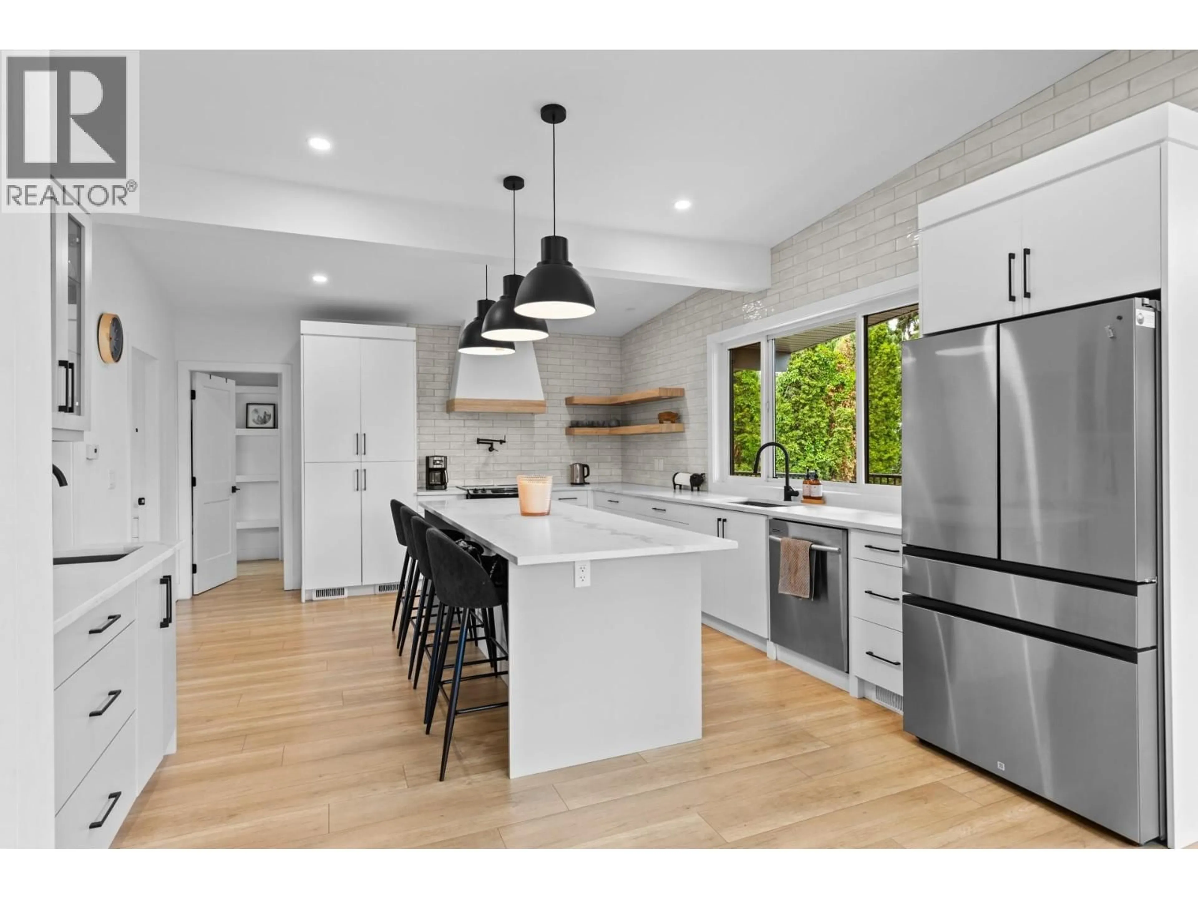 Open concept kitchen, unknown for 1511 LAMBERT AVENUE, Kelowna British Columbia V1Y4H4