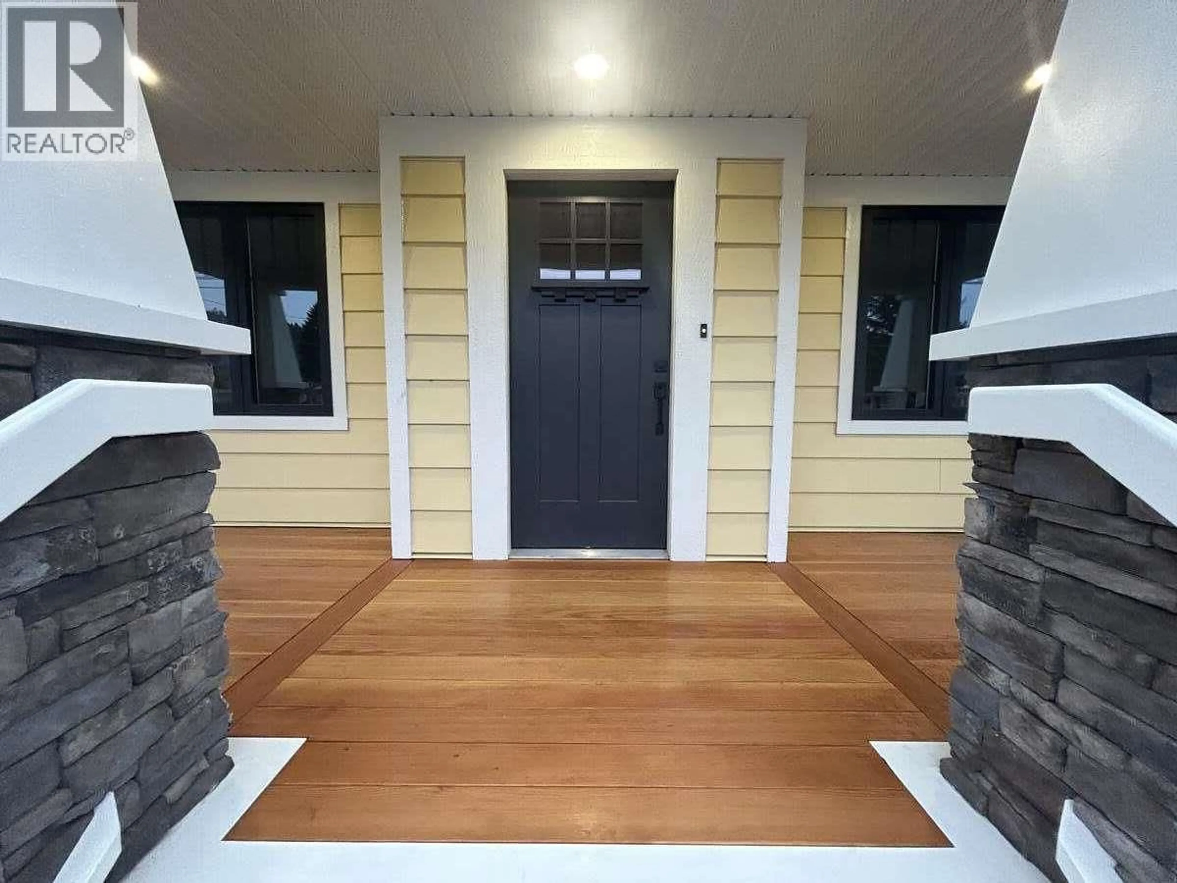 Indoor entryway for 1730 68TH AVENUE, Grand Forks British Columbia V0H1H0