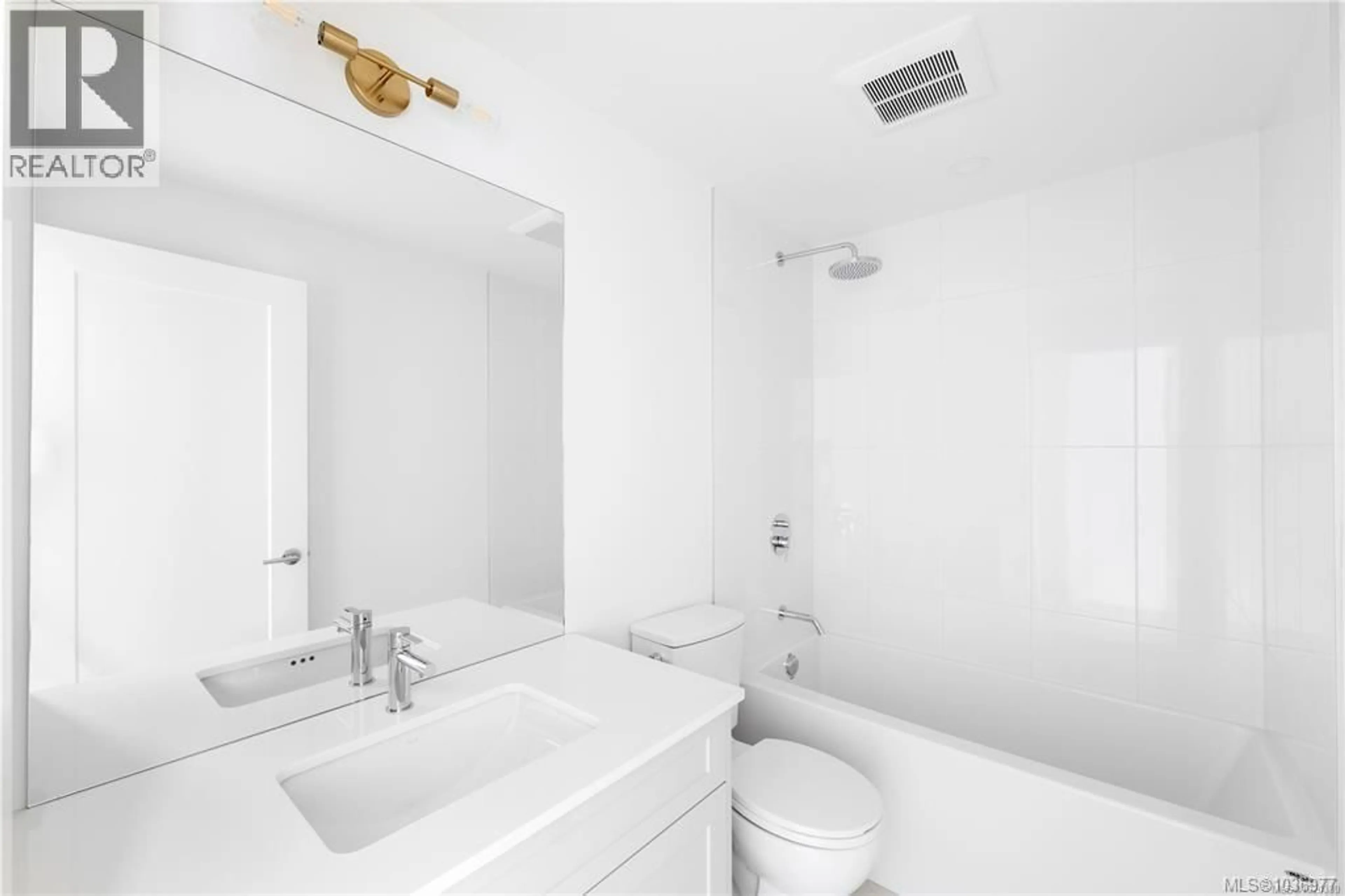 Standard bathroom, unknown for 8 - 2536 SHELBOURNE STREET, Victoria British Columbia V8R4L5