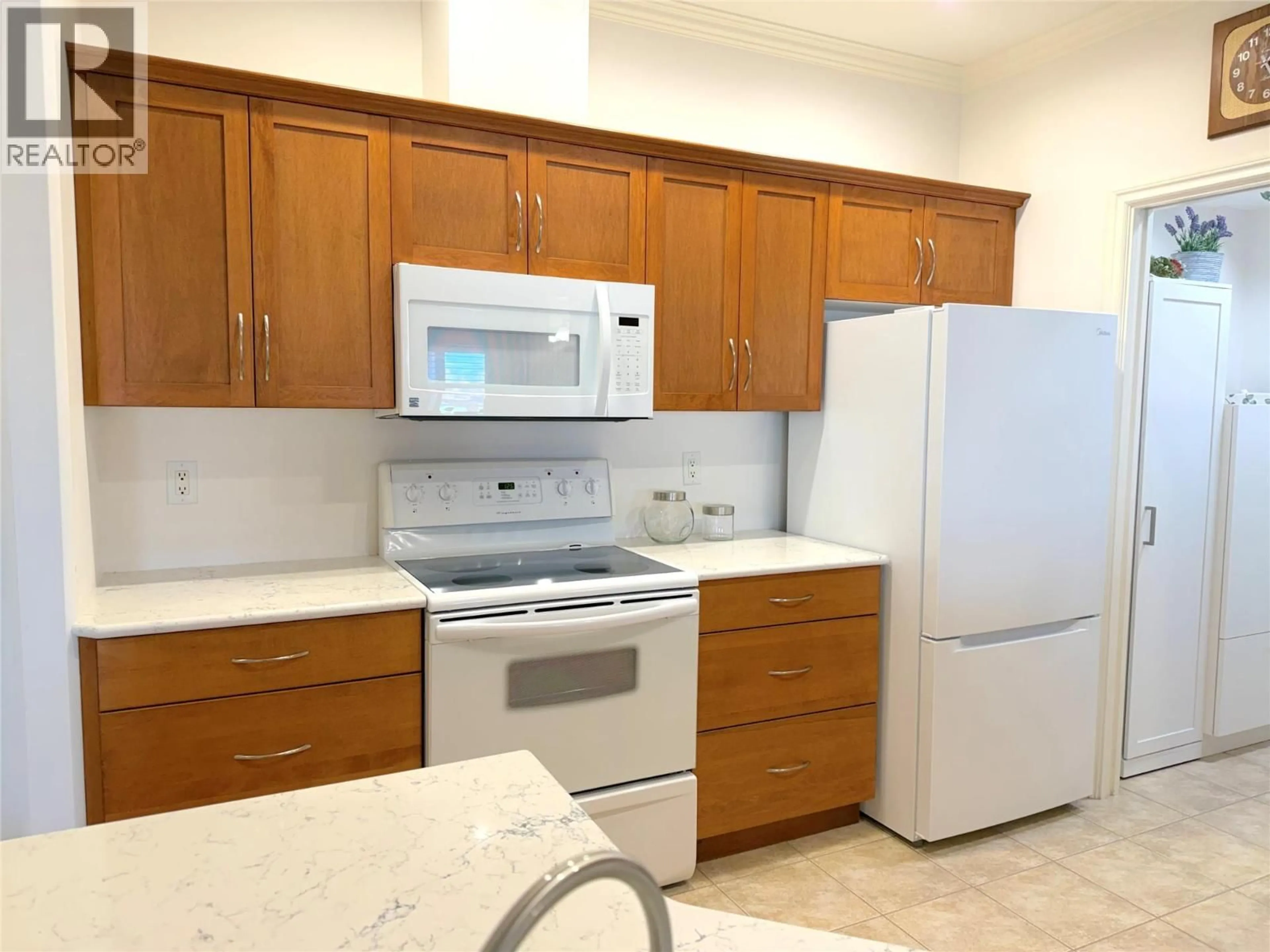 Standard kitchen, unknown for 315 - 1961 DURNIN ROAD, Kelowna British Columbia V1X7Y6