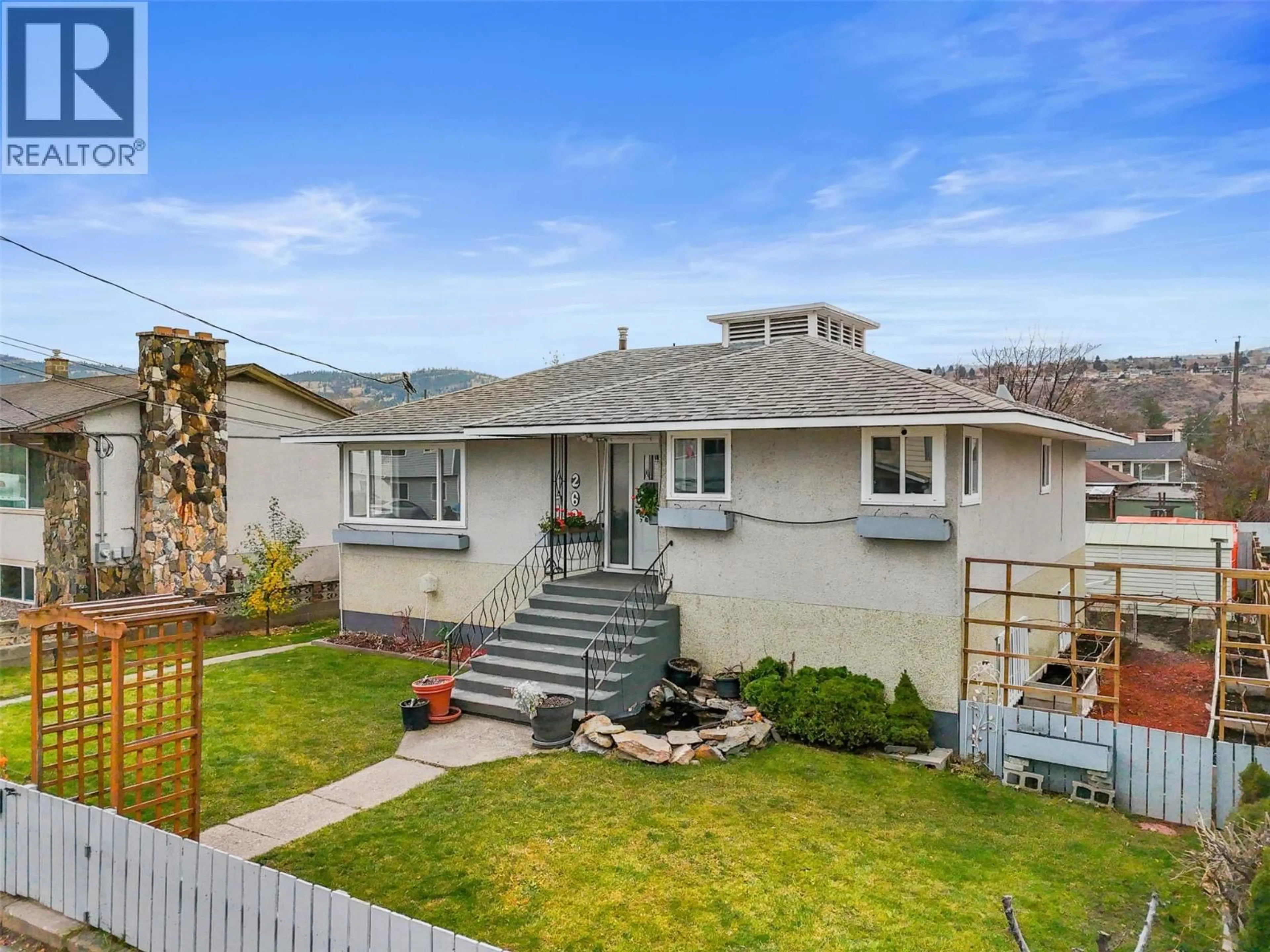 A pic from outside/outdoor area/front of a property/back of a property/a pic from drone, mountain view for 260 FAIRVIEW AVENUE, Kamloops British Columbia V2B1E9