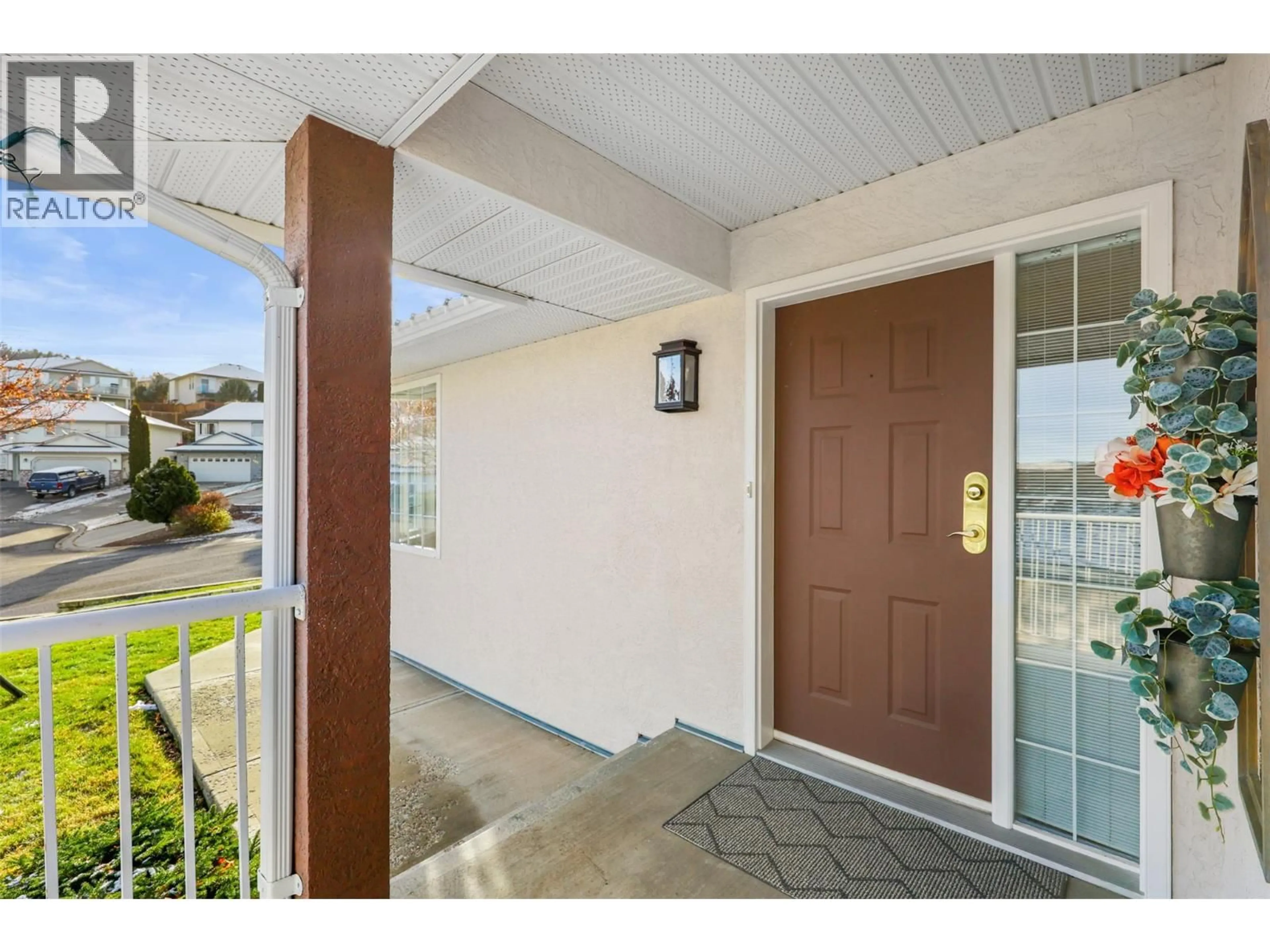 Indoor entryway for 870 REGENT CRESCENT, Kamloops British Columbia V1S1X1