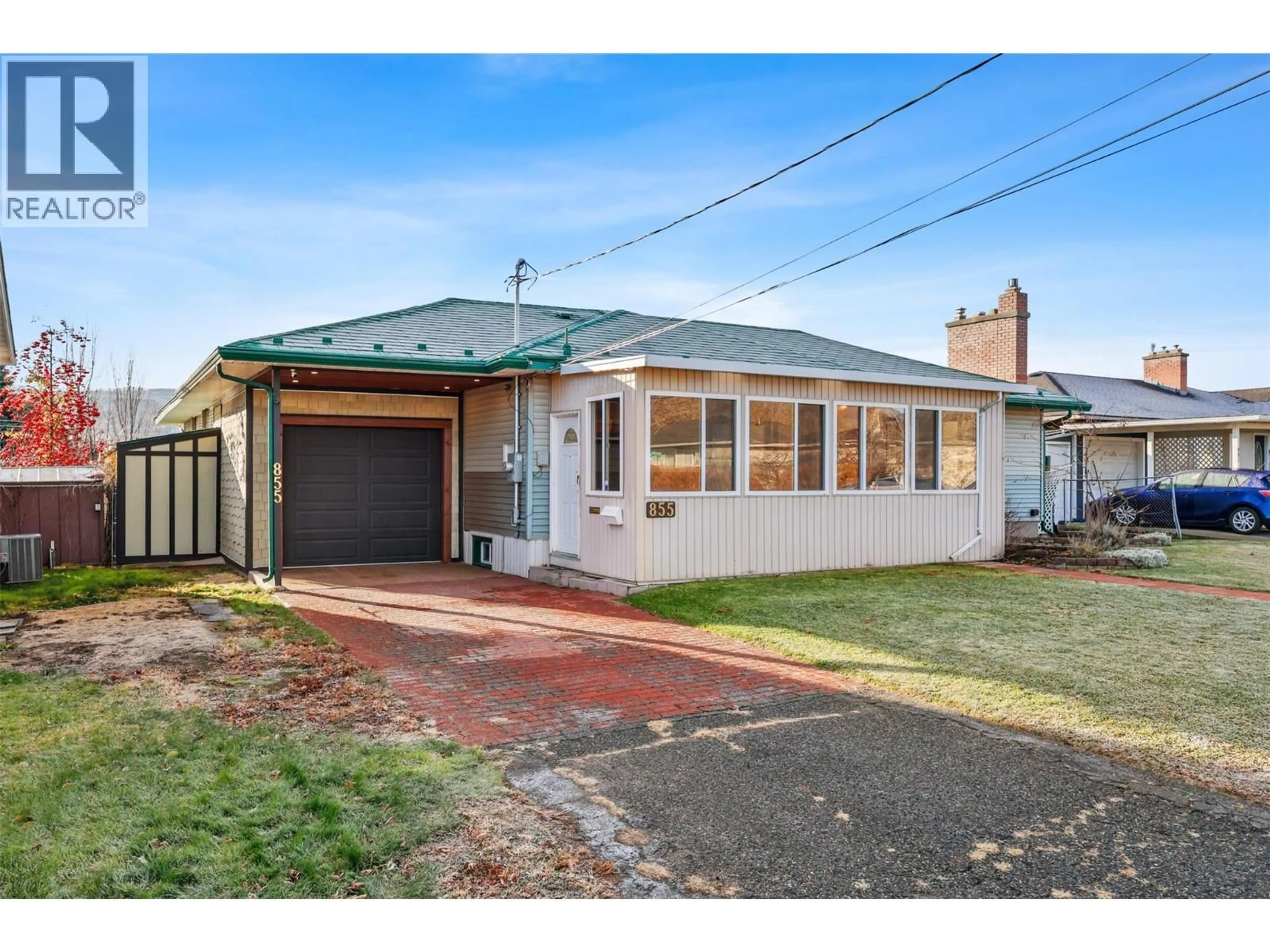 A pic from outside/outdoor area/front of a property/back of a property/a pic from drone, street for 855 RENFREW AVENUE, Kamloops British Columbia V2B3X3