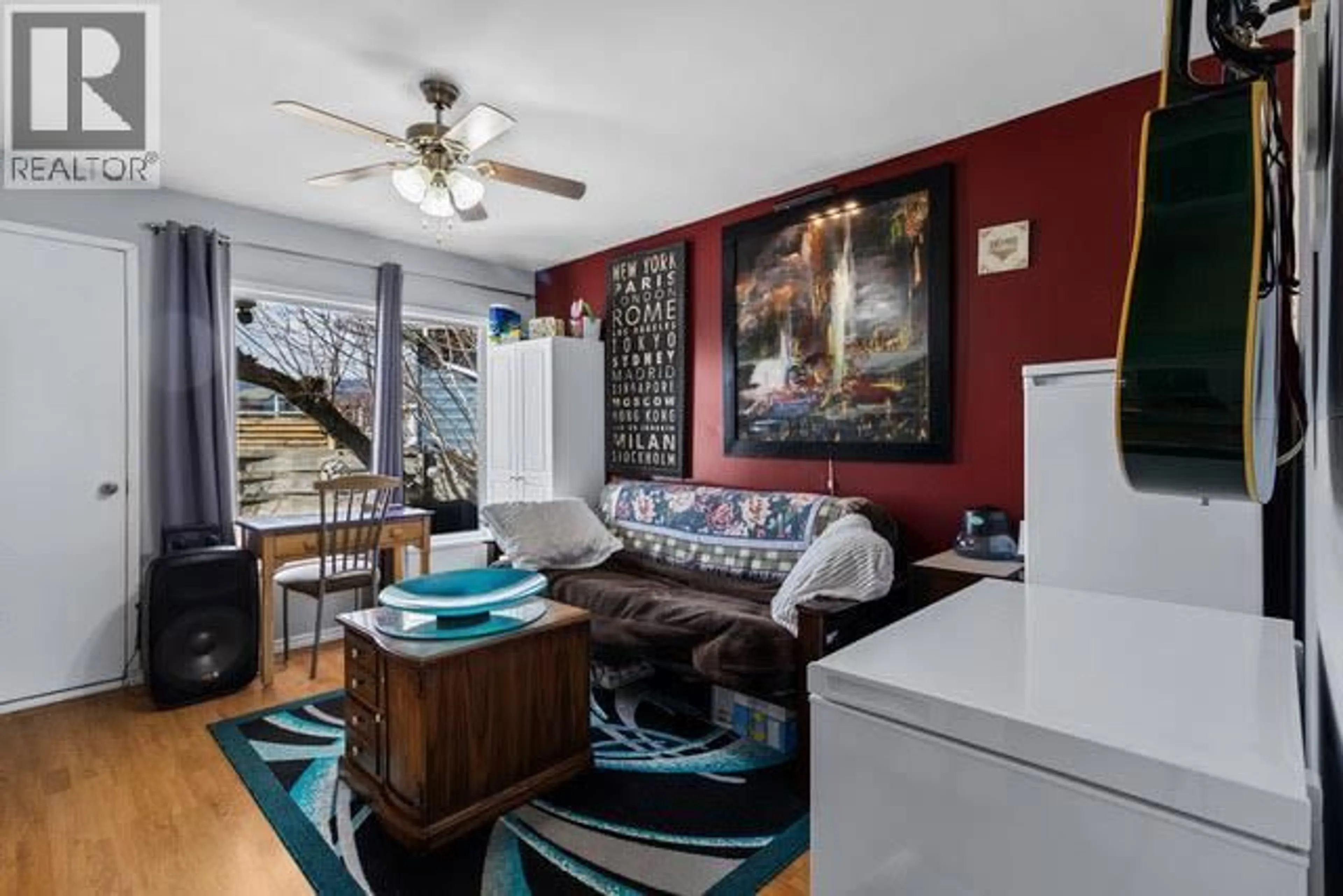 Living room with furniture, unknown for 601 REGINA AVENUE, Kamloops British Columbia V2B1N6