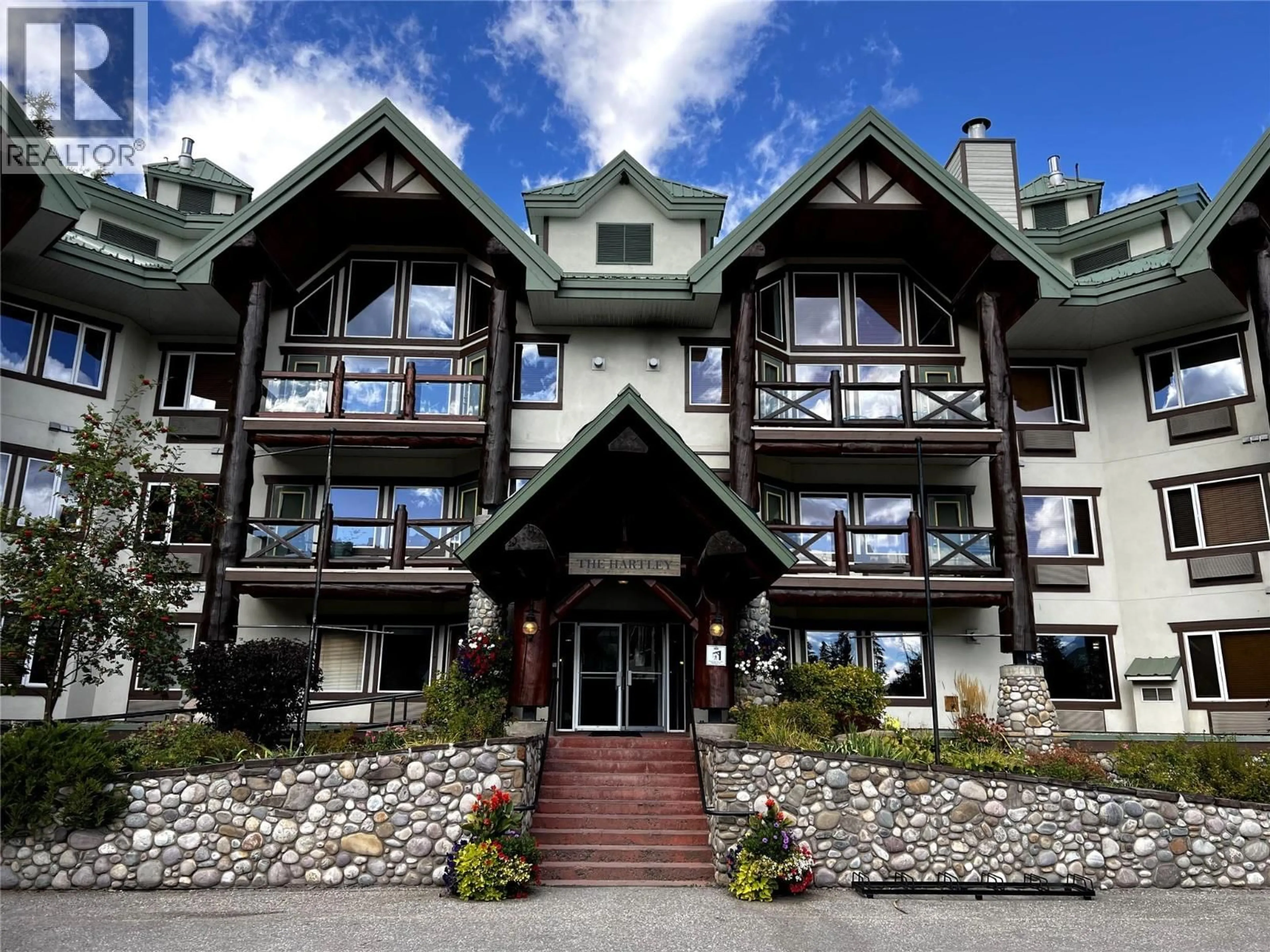 Indoor foyer for 2108D - 5350 HIGHLINE DRIVE, Fernie British Columbia V0B1M6