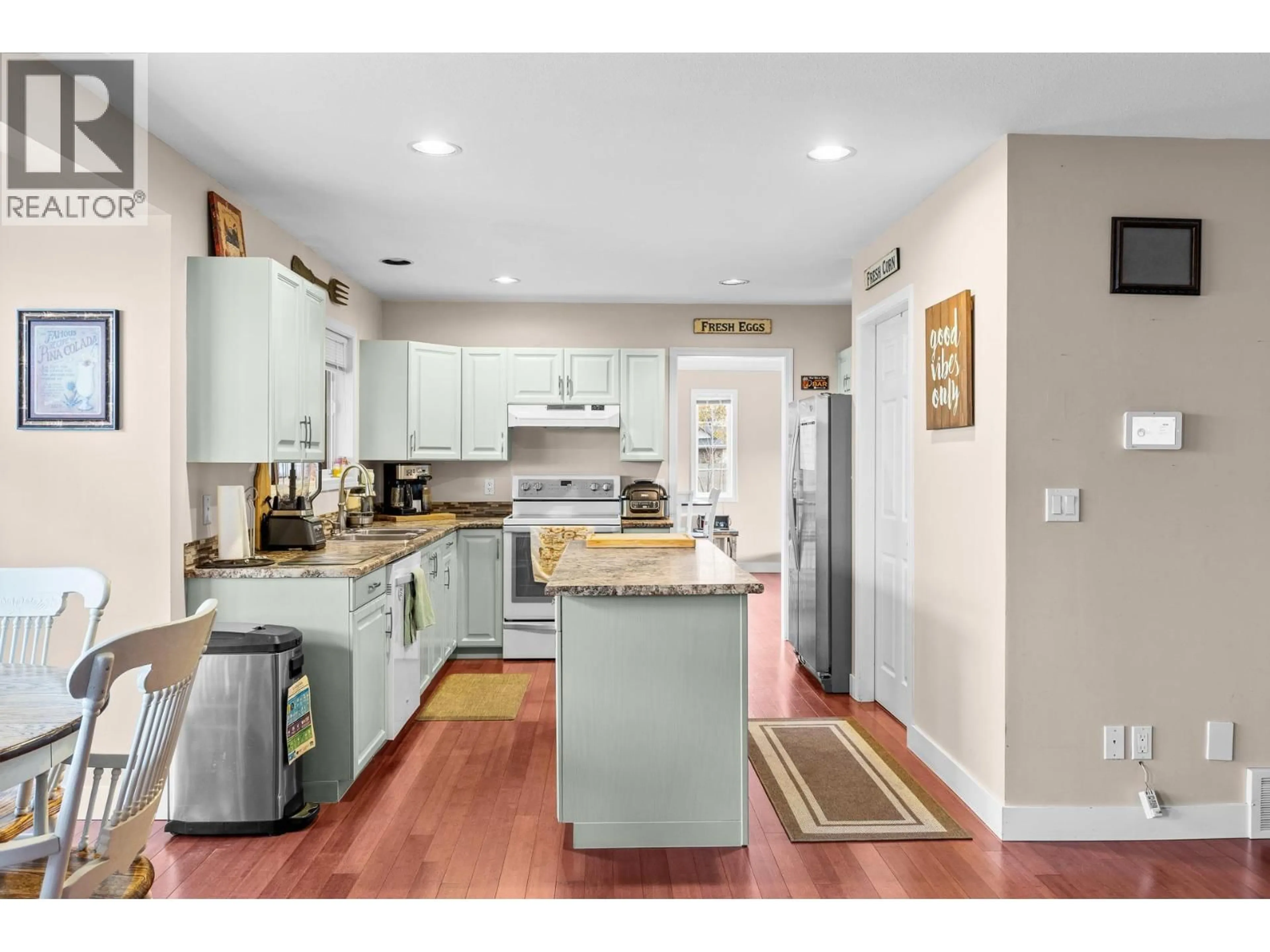 Open concept kitchen, unknown for 4210 6TH AVENUE, Peachland British Columbia V0H1X5