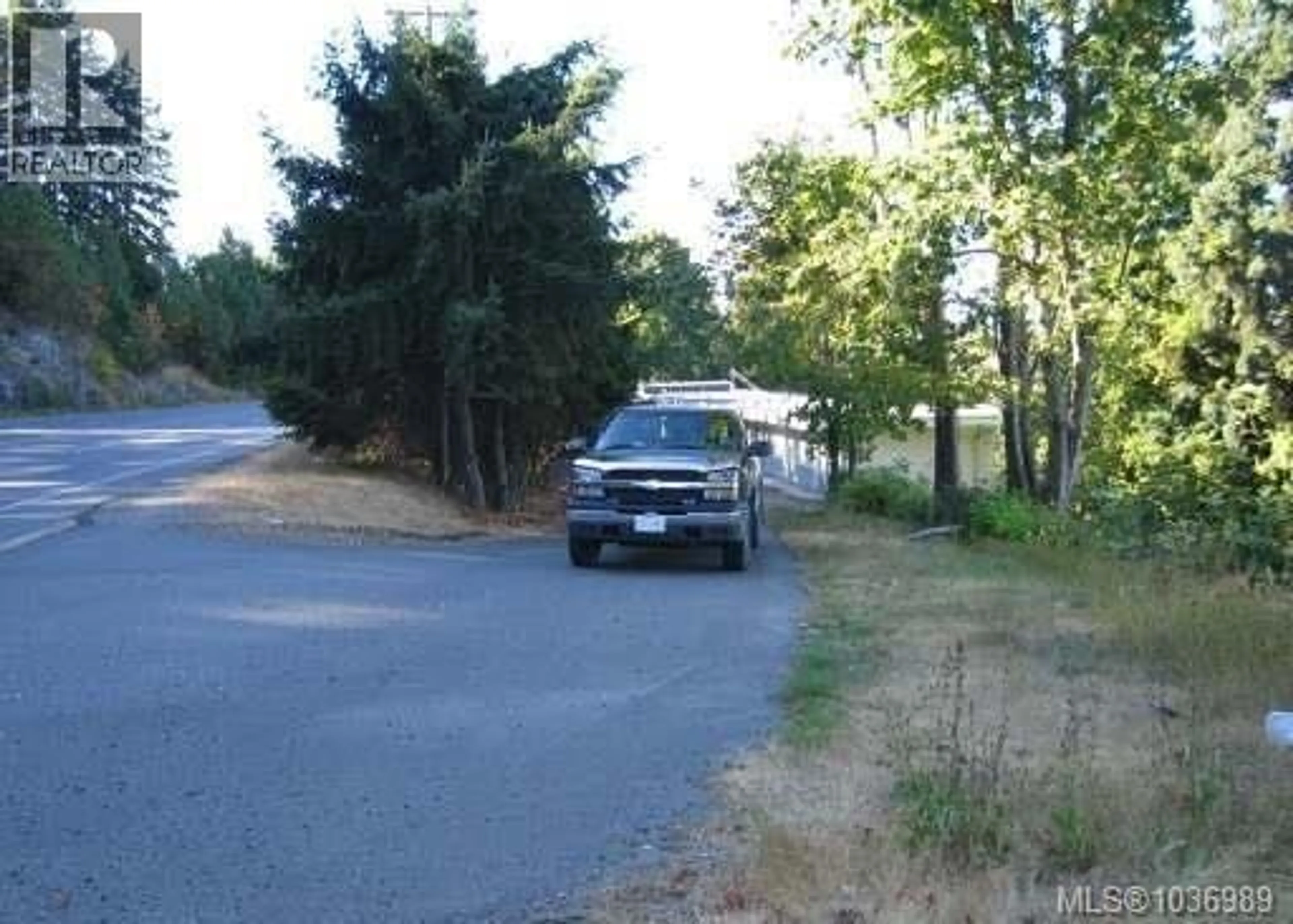 Parking for 3 - 911 HALIBURTON STREET, Nanaimo British Columbia V9R4W1