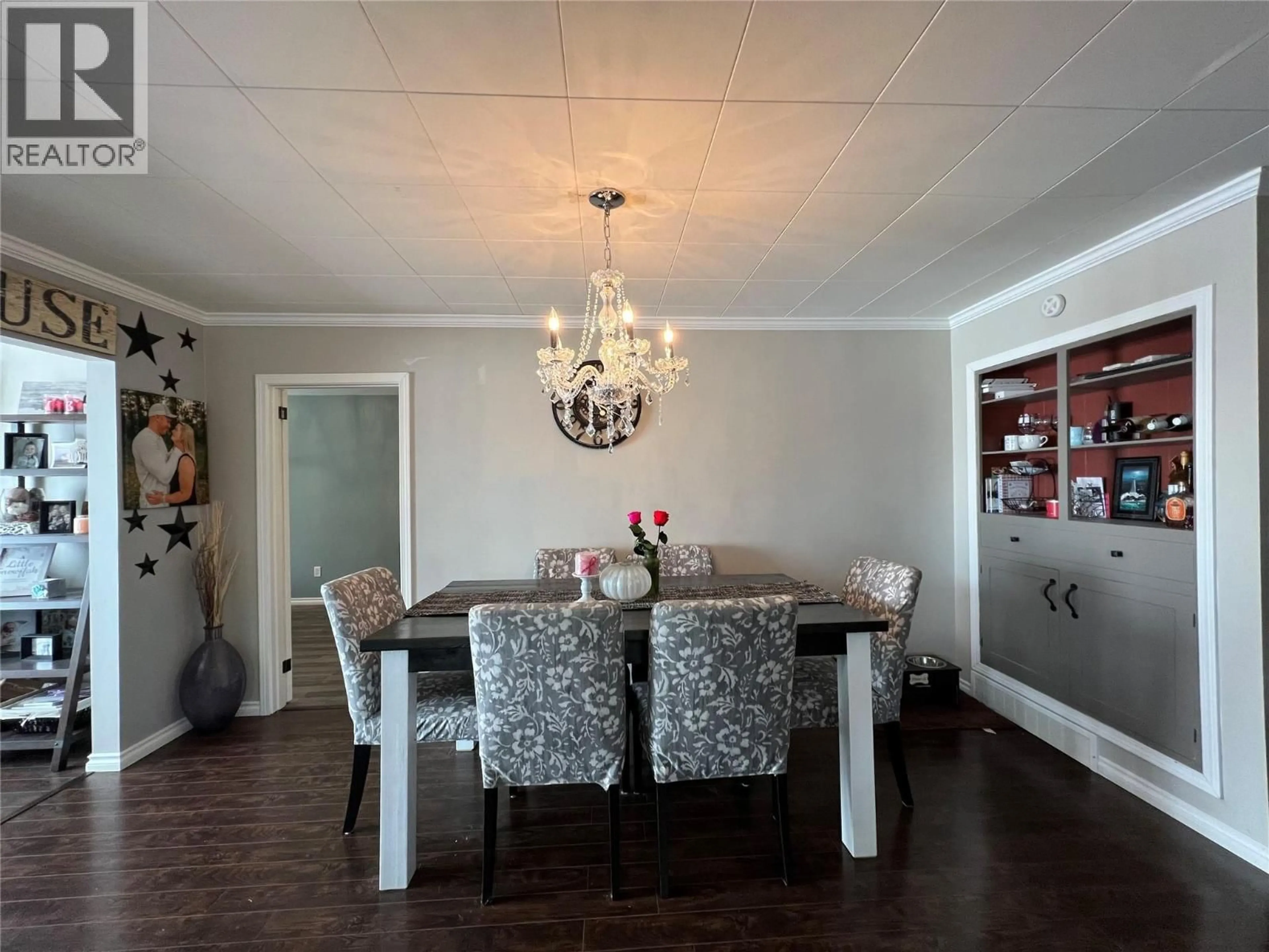Dining room, wood/laminate floor for 9300 9 STREET, Dawson Creek British Columbia V1G3S3