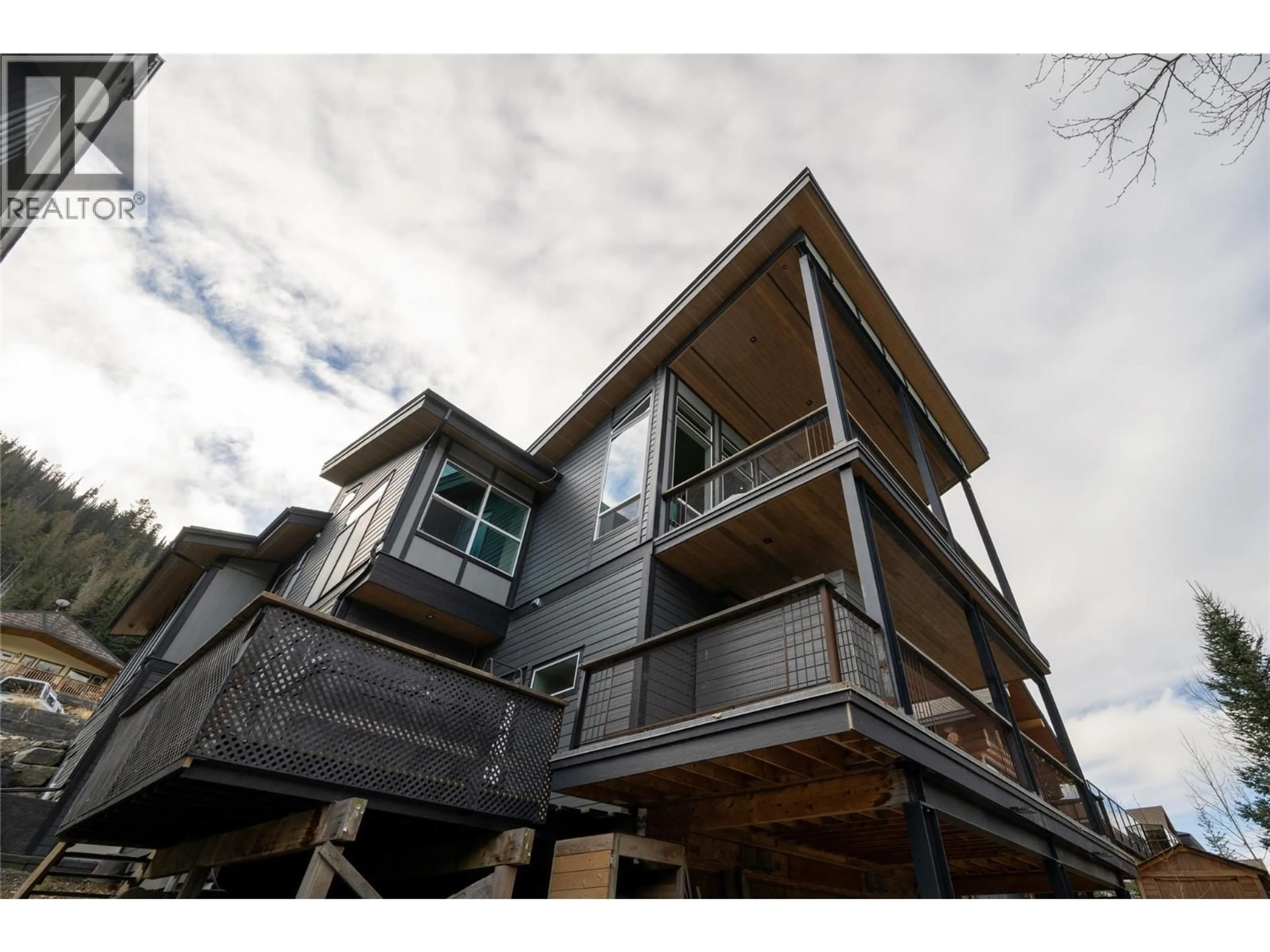 Home with vinyl exterior material, building for 2418 FAIRWAYS DRIVE, Kamloops British Columbia V0E5N0