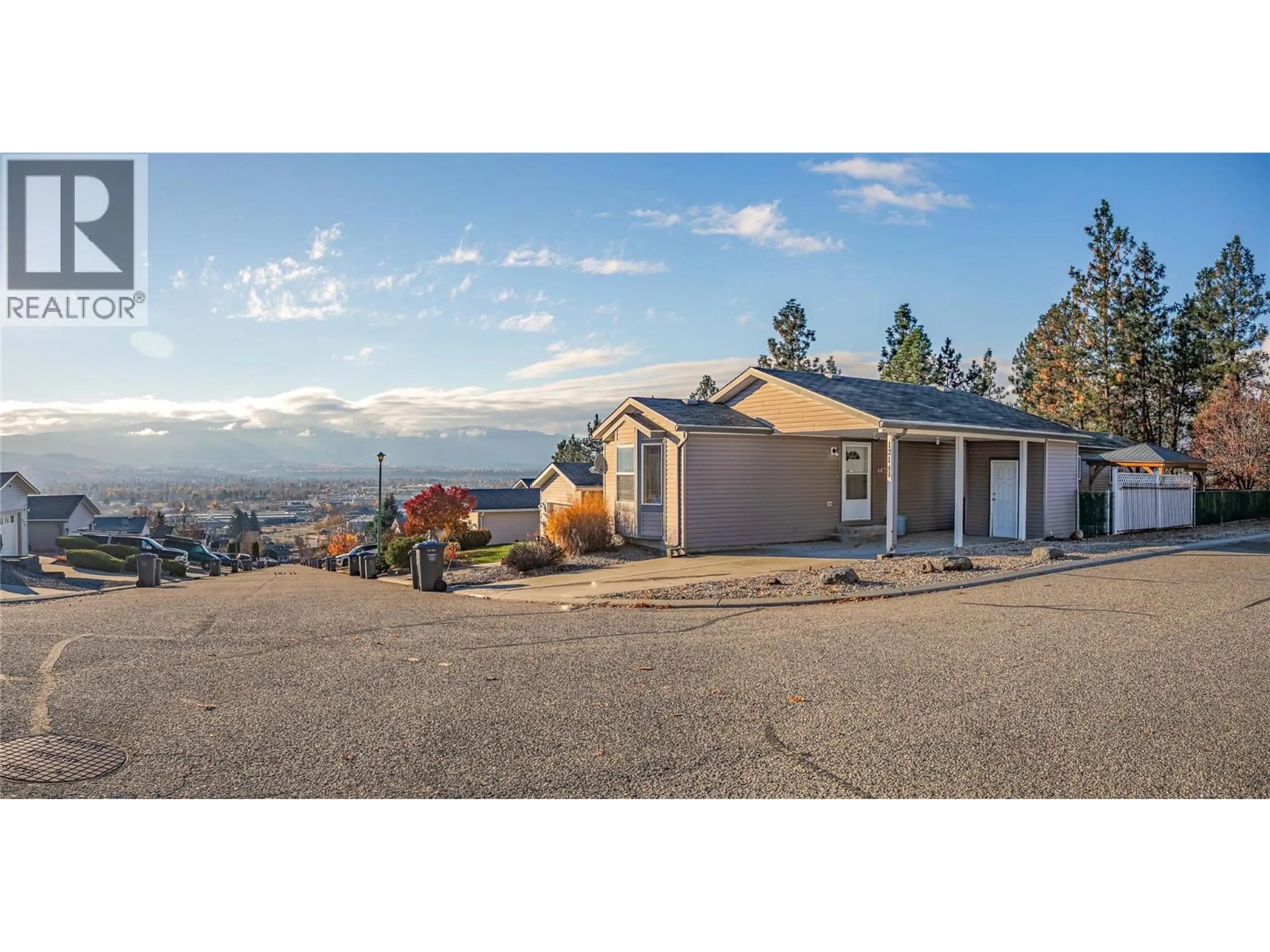 A pic from outside/outdoor area/front of a property/back of a property/a pic from drone, mountain view for 121 - 2550 HOLLYWOOD ROAD NORTH, Kelowna British Columbia V1V2S6