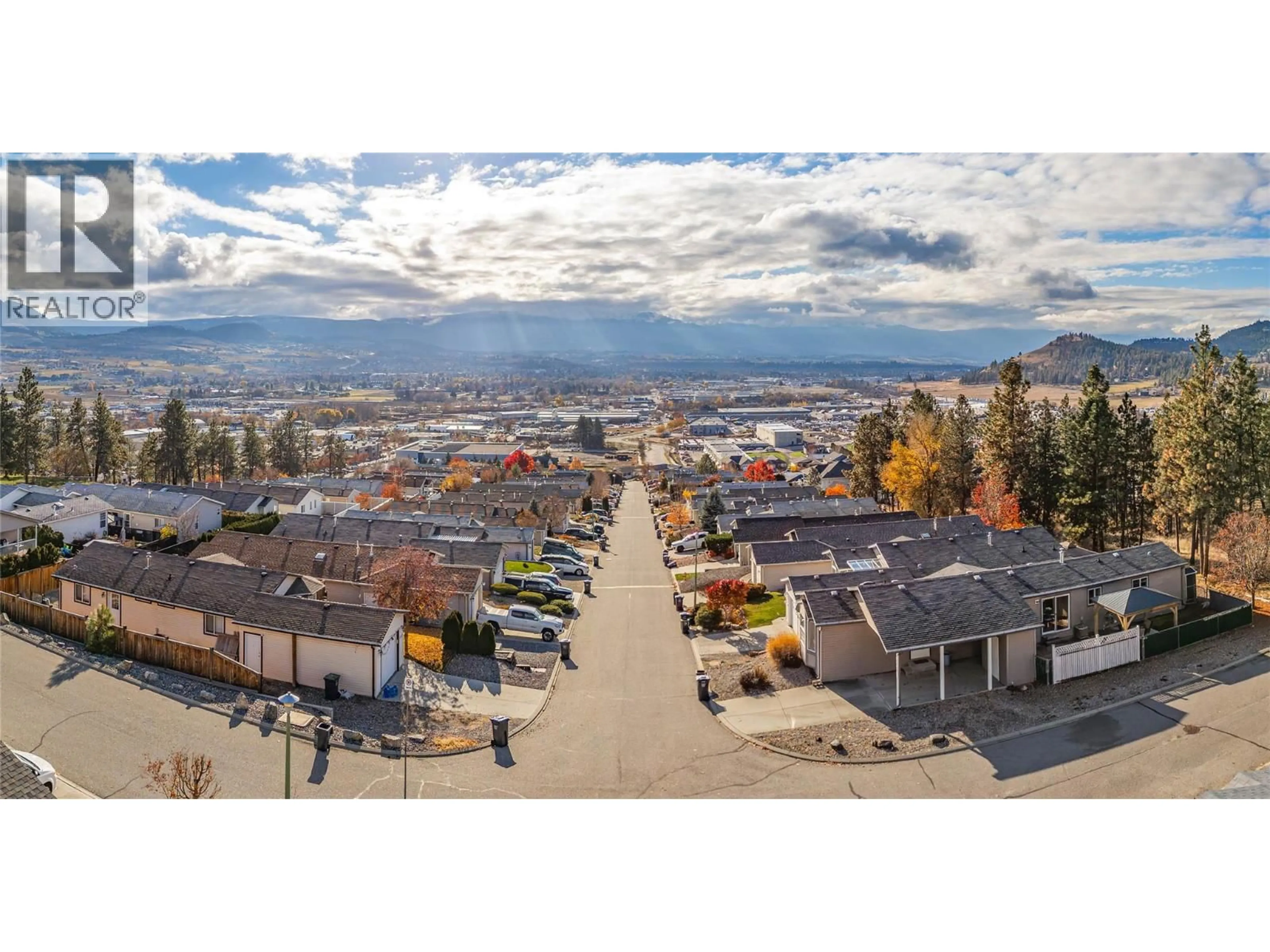 A pic from outside/outdoor area/front of a property/back of a property/a pic from drone, mountain view for 121 - 2550 HOLLYWOOD ROAD NORTH, Kelowna British Columbia V1V2S6