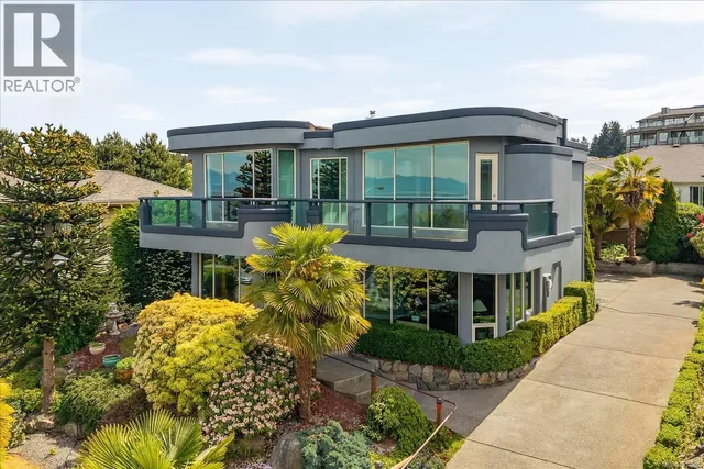6577 GROVELAND DRIVE, Nanaimo 2