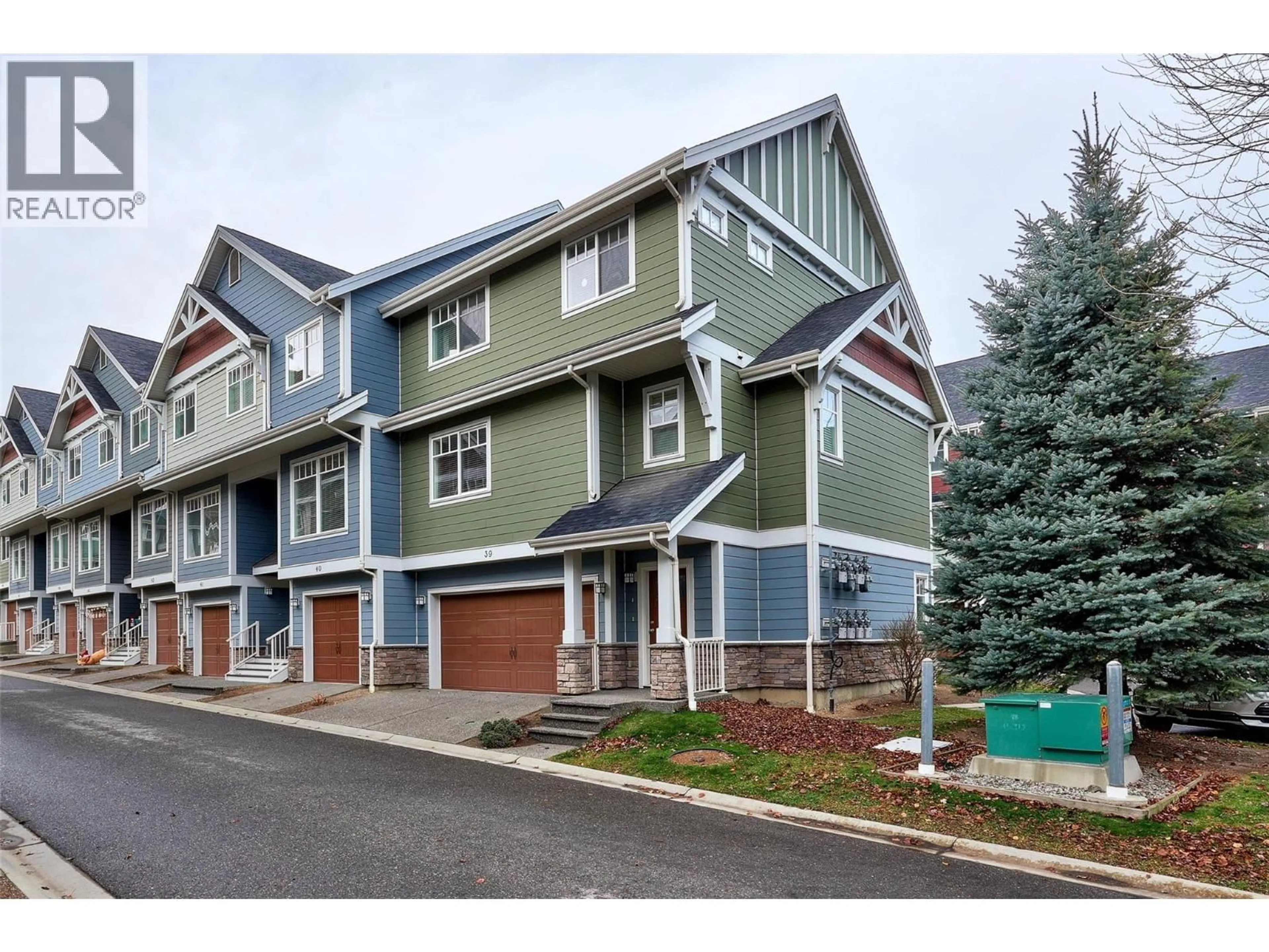 Home with vinyl exterior material, street for 39 - 2860 VALLEYVIEW DRIVE, Kamloops British Columbia V2C0B3