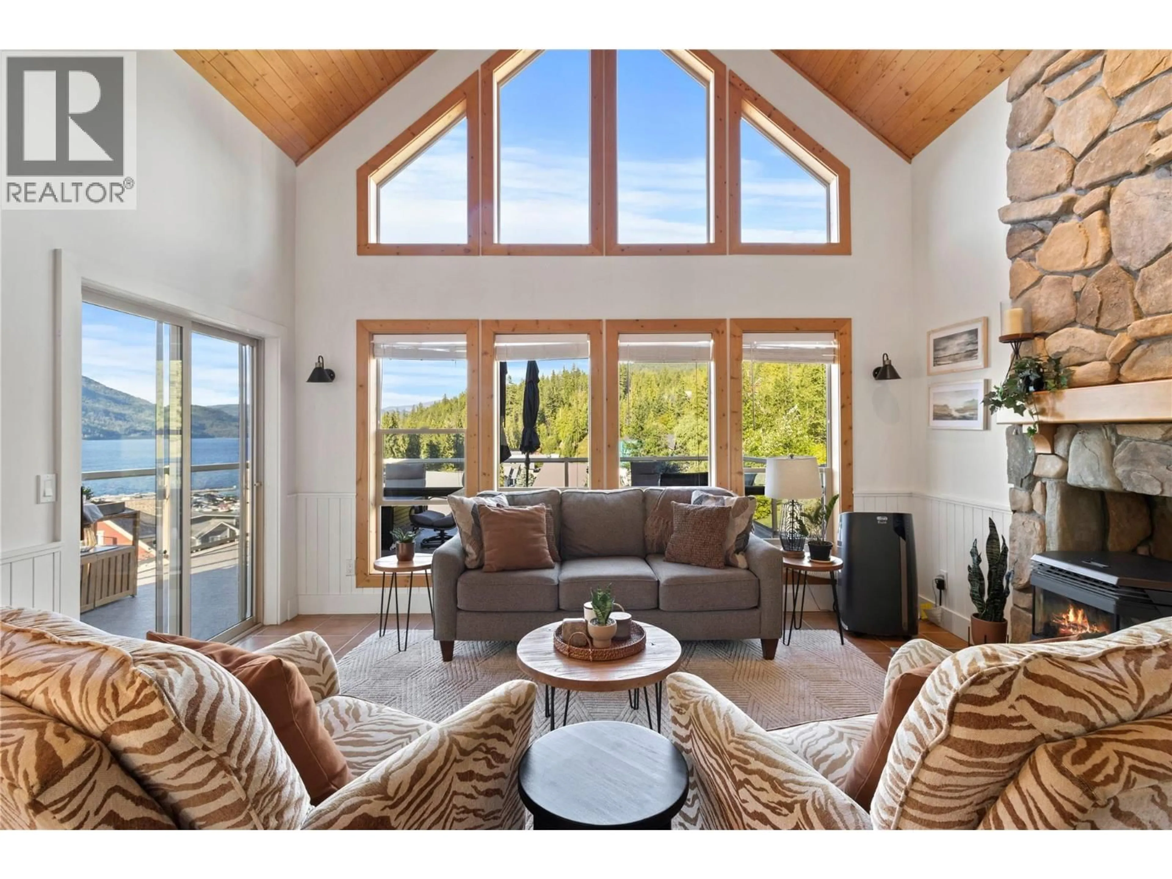 Living room with furniture, unknown for 67 - 6421 EAGLE BAY ROAD, Eagle Bay British Columbia V0E1T0