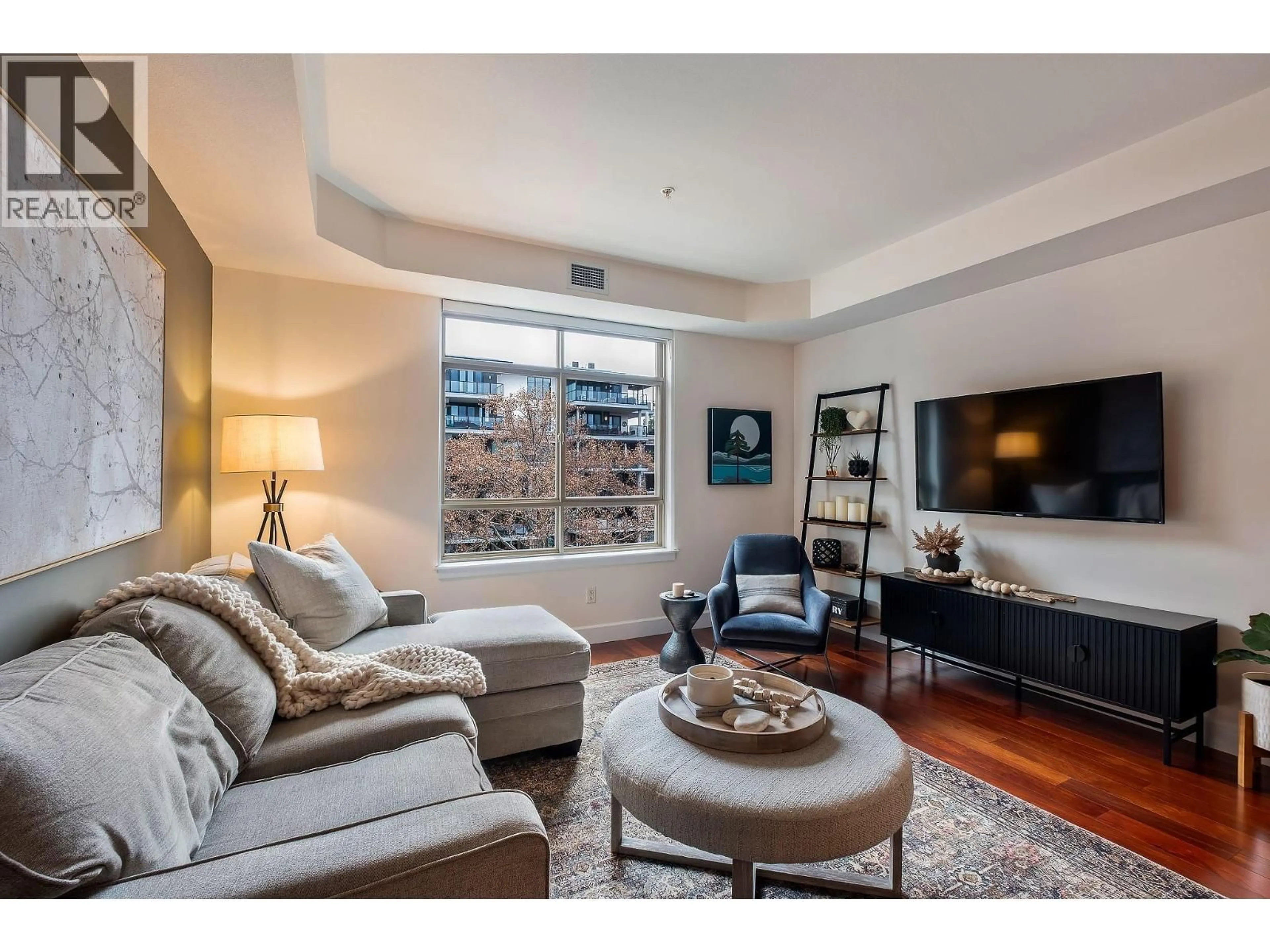 Living room with furniture, unknown for 303 - 457 WEST AVENUE, Kelowna British Columbia V1Y4Z3