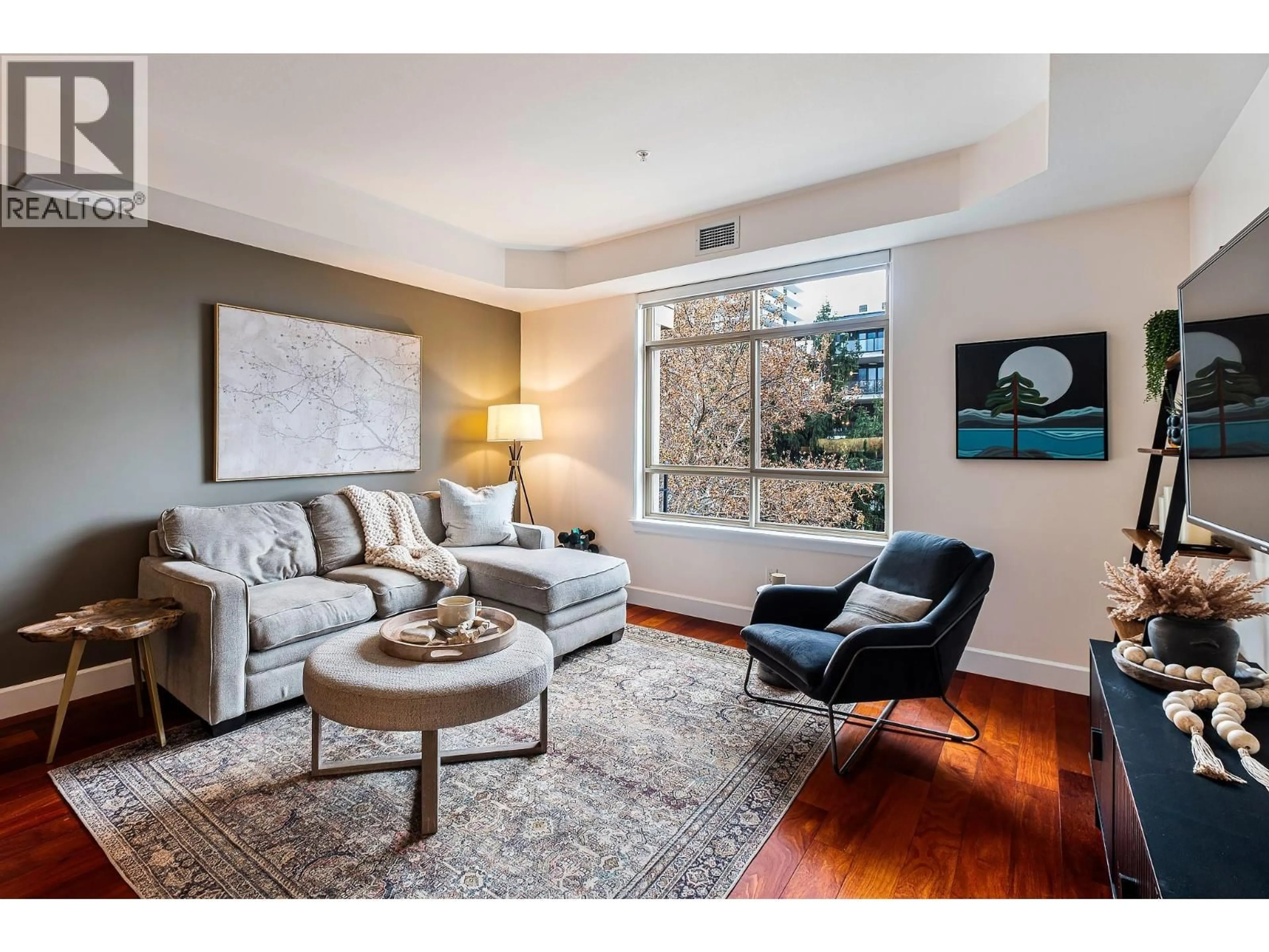 Living room with furniture, unknown for 303 - 457 WEST AVENUE, Kelowna British Columbia V1Y4Z3