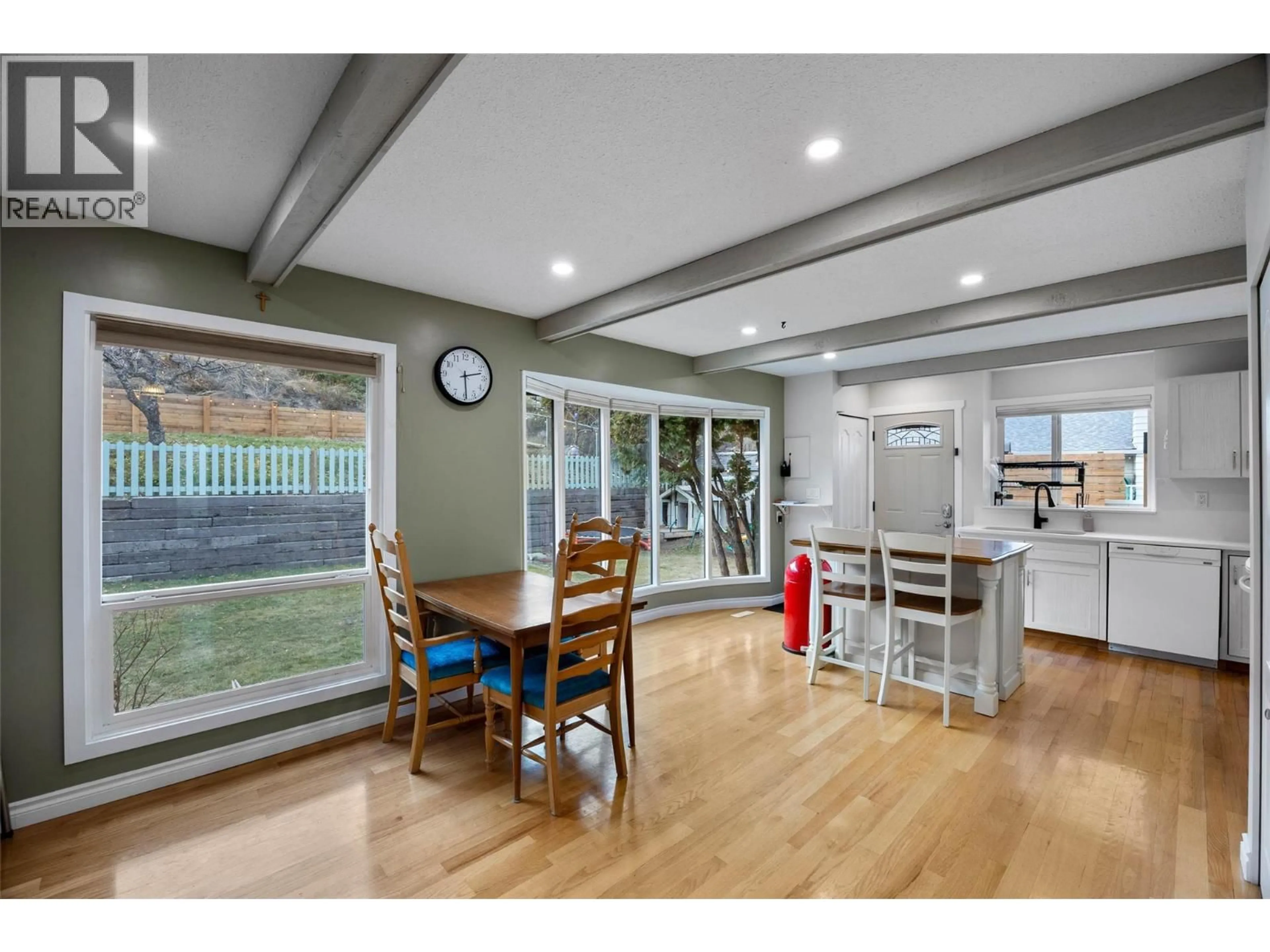 Open concept kitchen, unknown for 2249 SIFTON LANE, Kamloops British Columbia V1S1A4