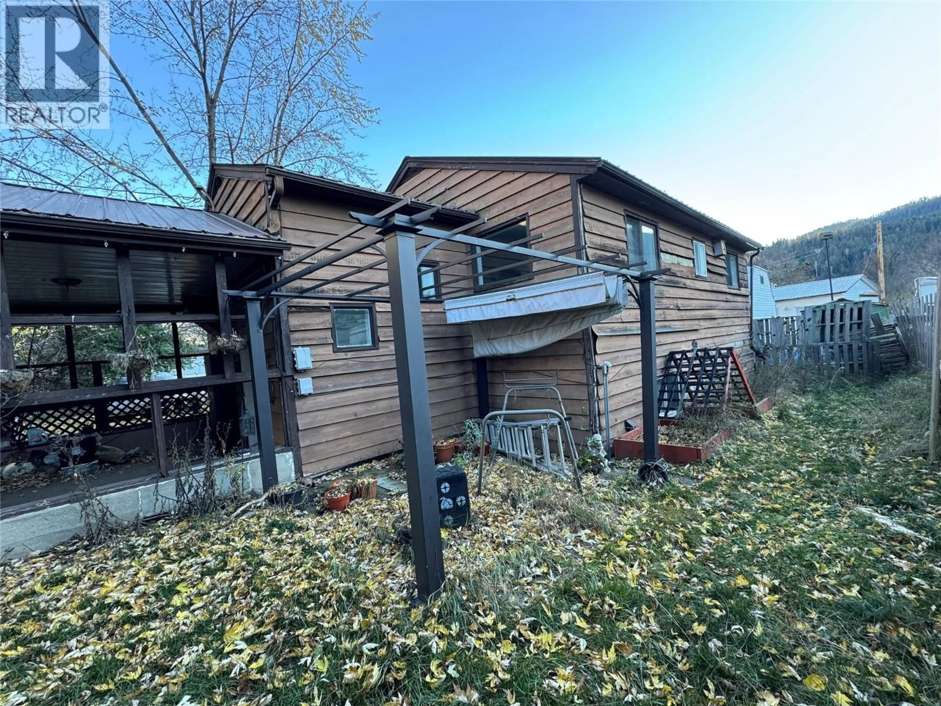 Unknown for 1042 VINE STREET, Robson British Columbia V1N4V8