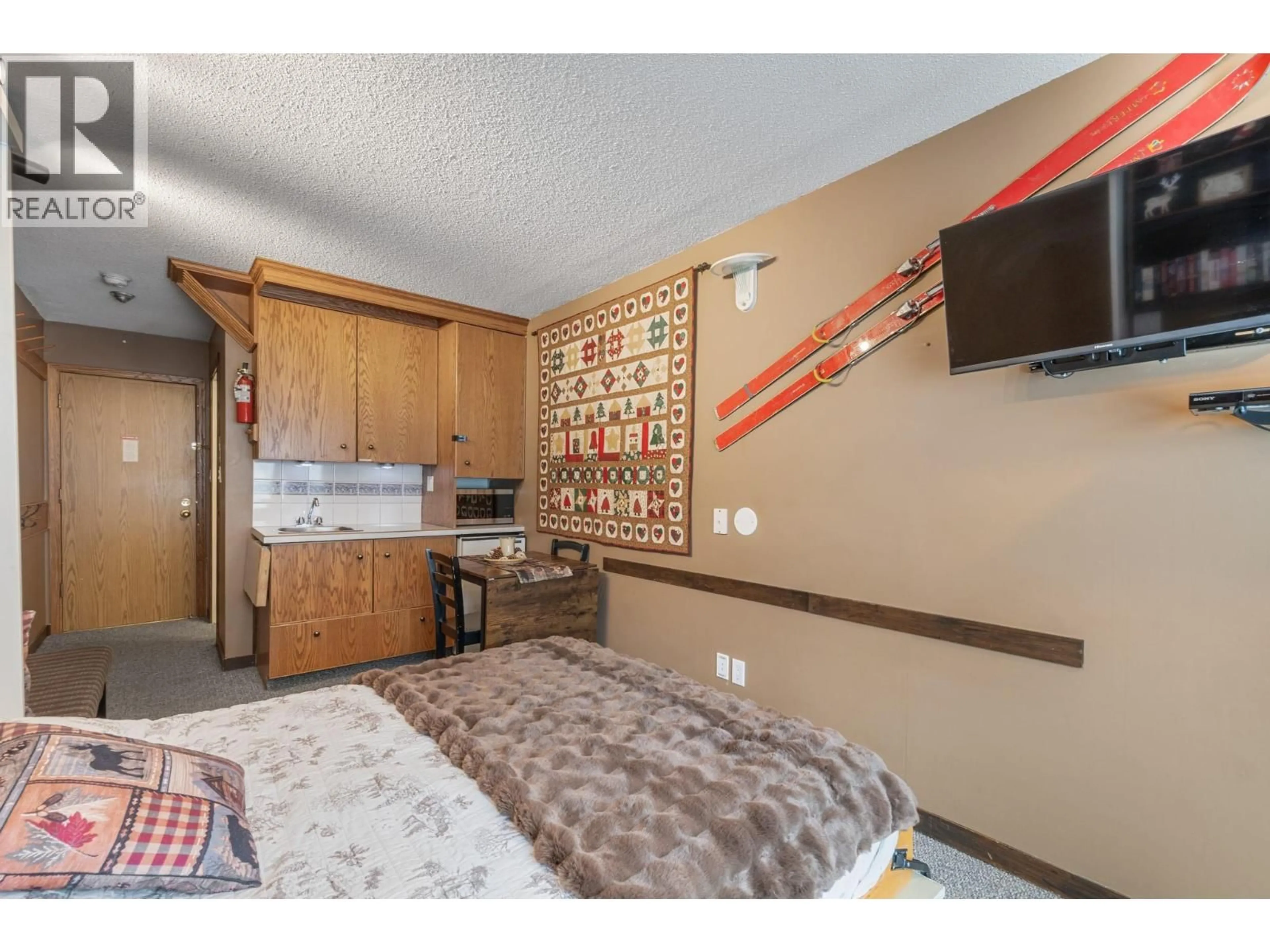 A pic of a room for 126 - 5375 BIG WHITE ROAD, Big White British Columbia V1P1T4