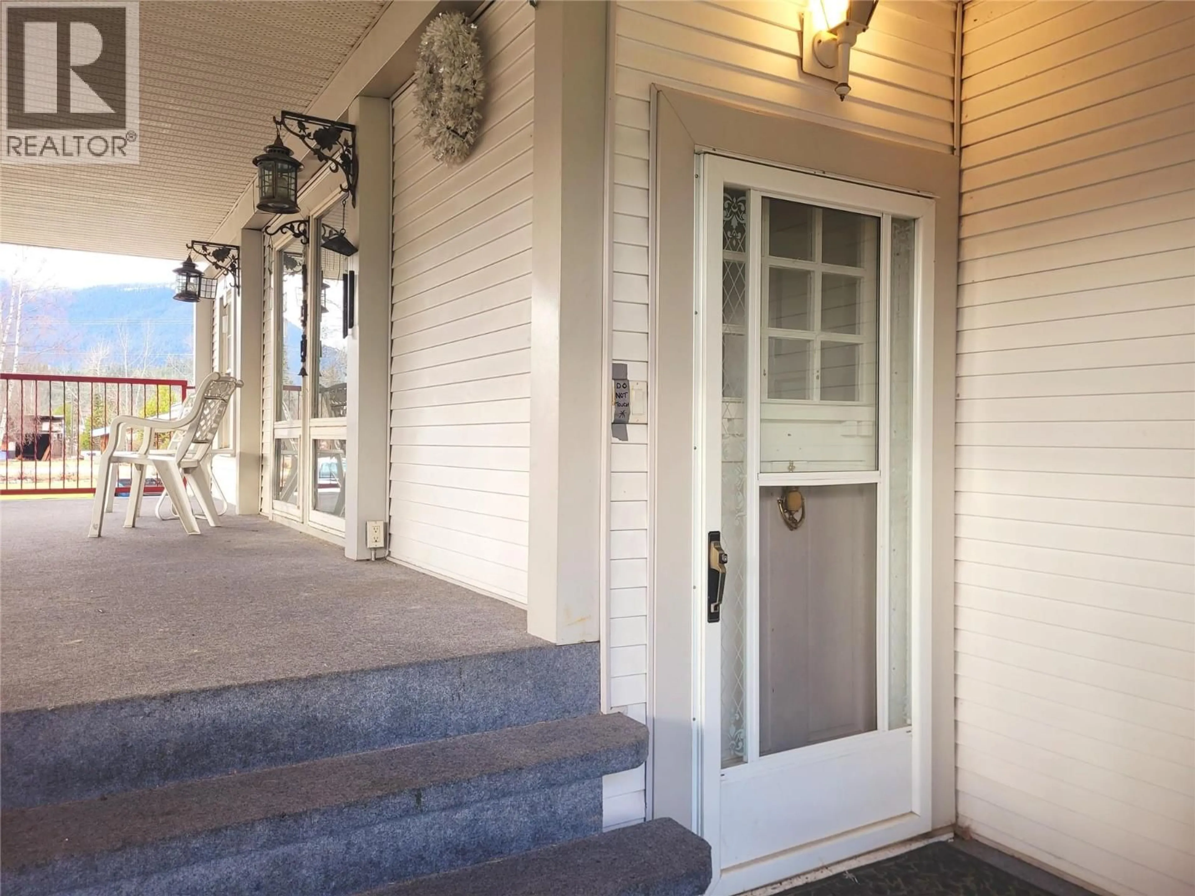 Indoor entryway for 5928 FOURTH AVENUE, Blue River British Columbia V0E1J0