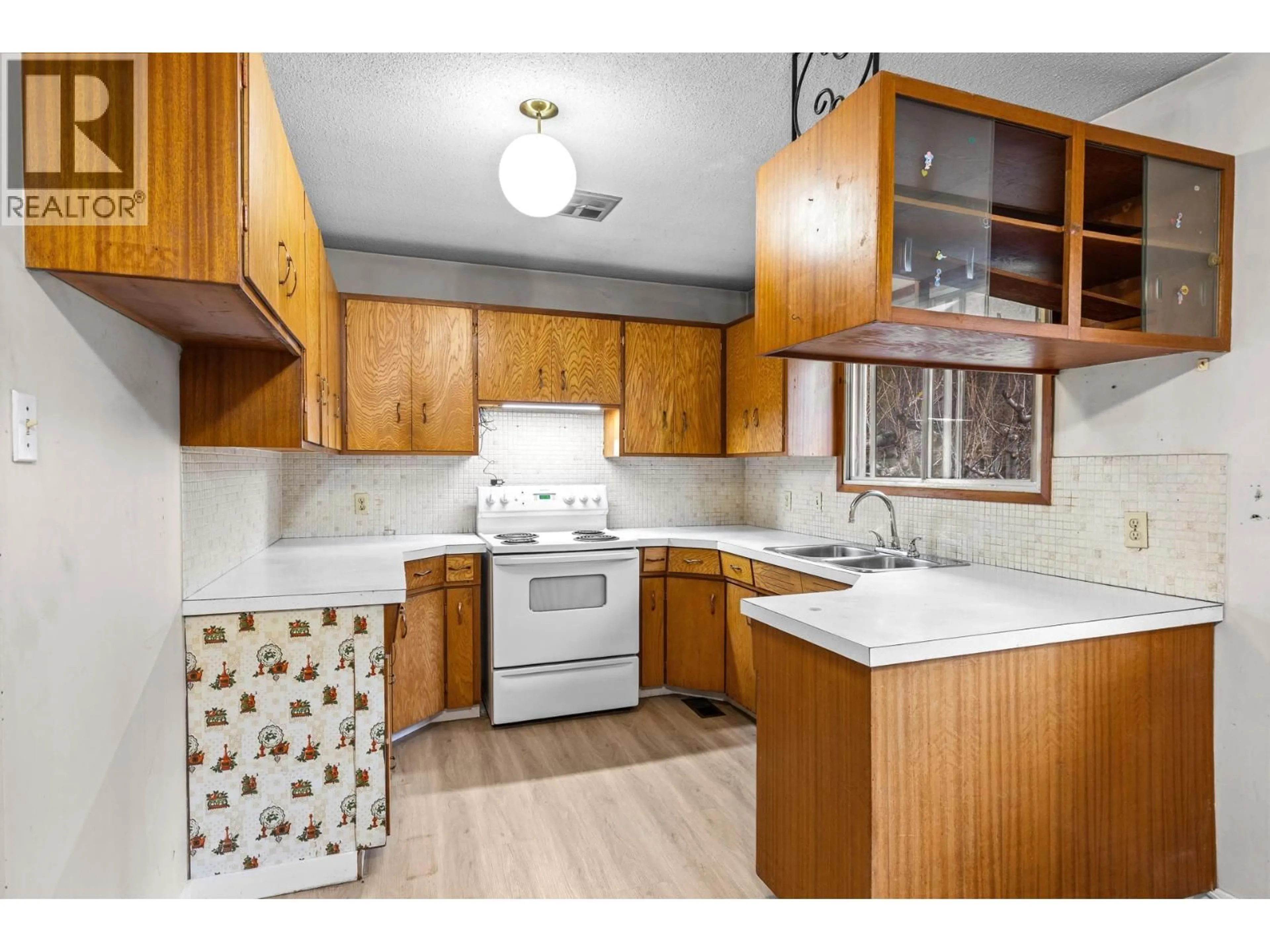Standard kitchen, unknown for 1451 ROSS ROAD, West Kelowna British Columbia V1W1L5