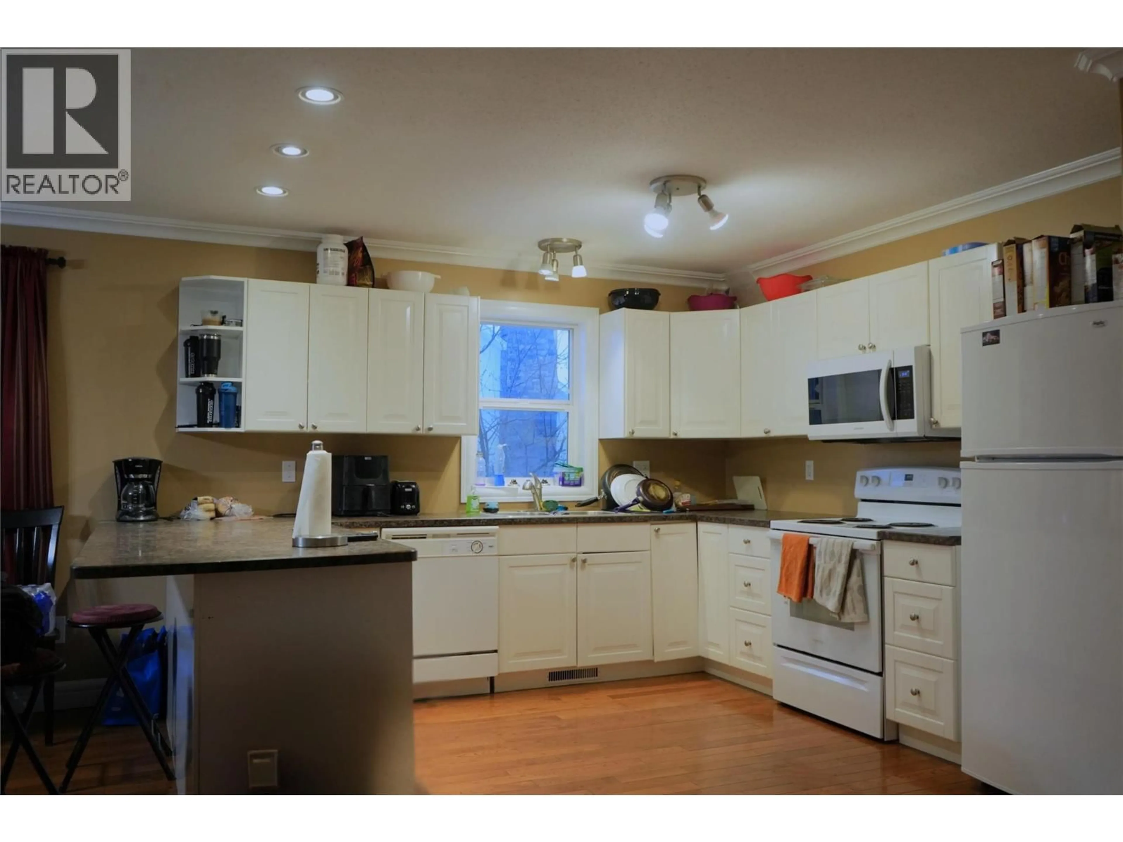 Standard kitchen, unknown for 219 100 AVENUE, Dawson Creek British Columbia V1G1V3