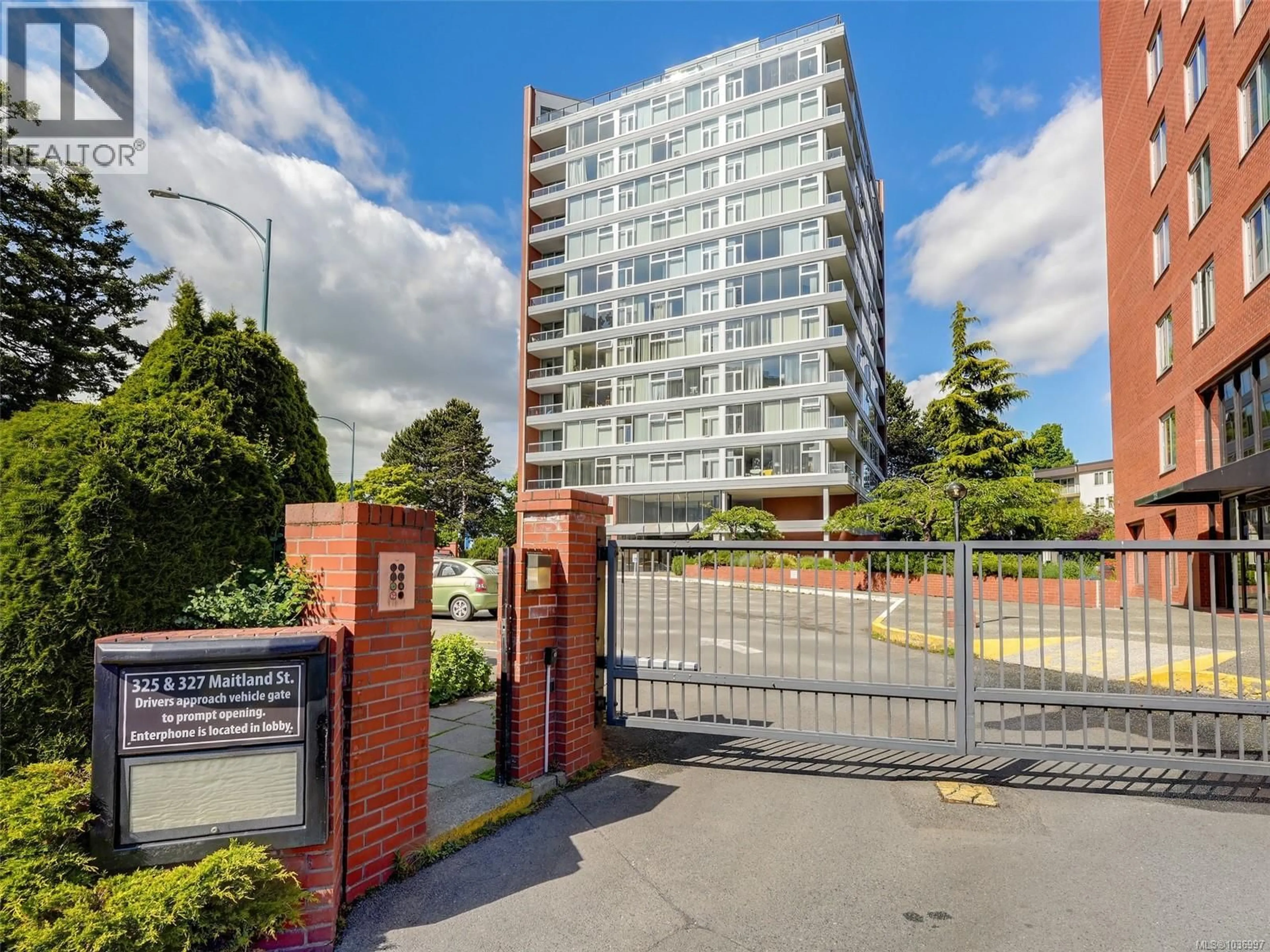 A pic from outside/outdoor area/front of a property/back of a property/a pic from drone, building for 501 - 327 MAITLAND STREET, Victoria British Columbia V9A7G7