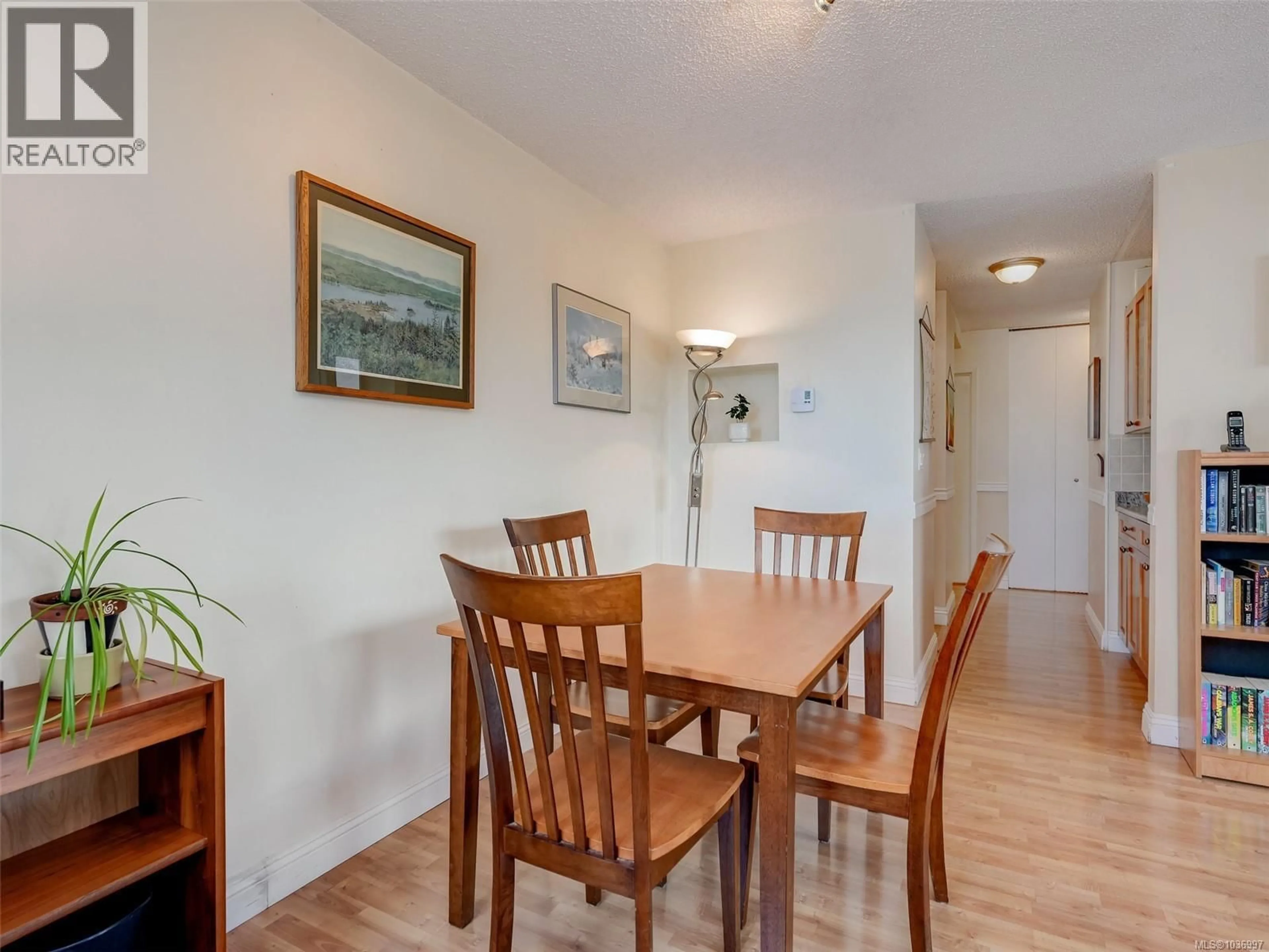 Dining room, wood/laminate floor for 501 - 327 MAITLAND STREET, Victoria British Columbia V9A7G7