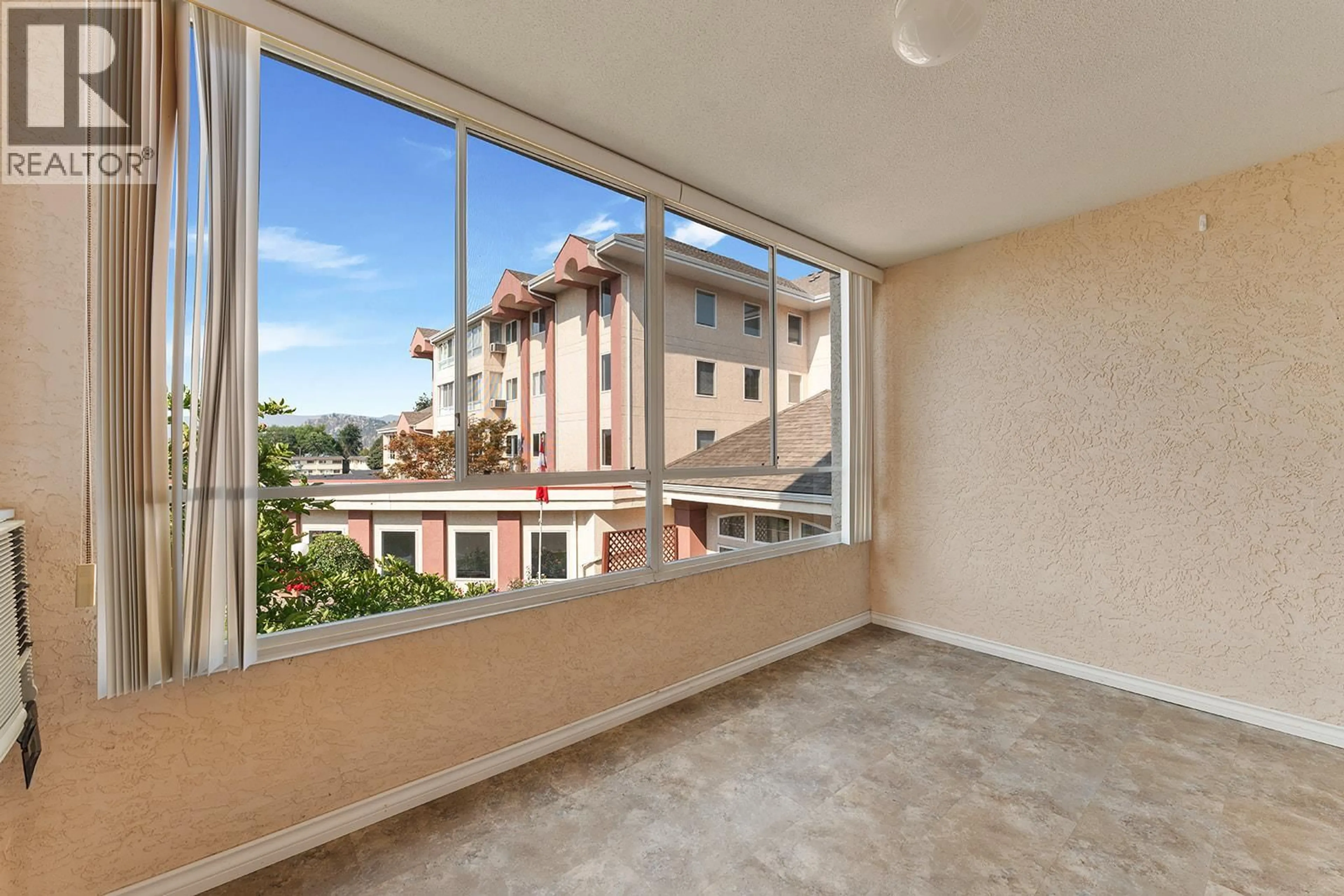 A pic of a room for 214 - 920 SASKATOON ROAD, Kelowna British Columbia V1X7P8