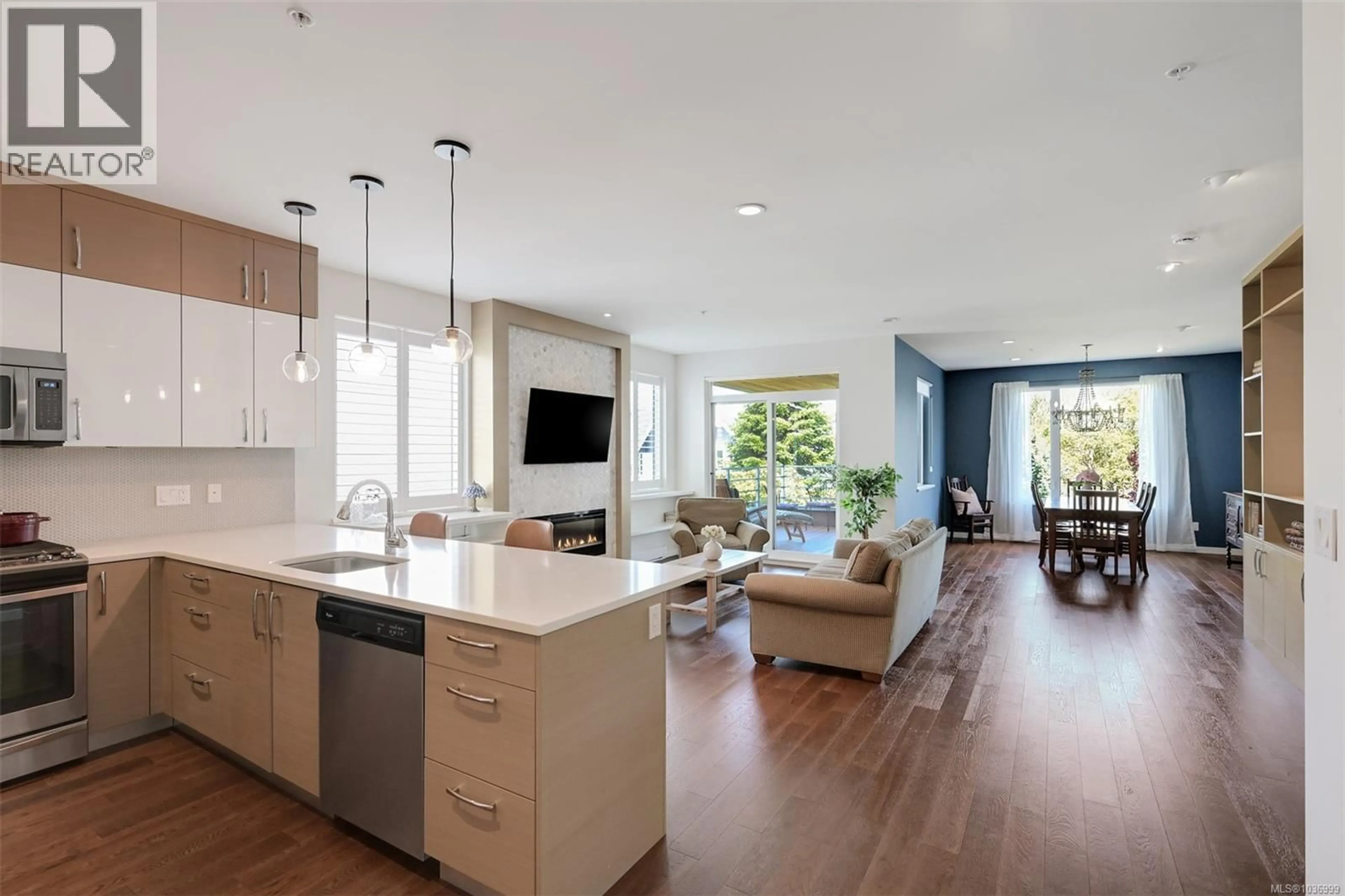 Unknown for 302 - 1014 PARK BOULEVARD, Victoria British Columbia V8V2T4